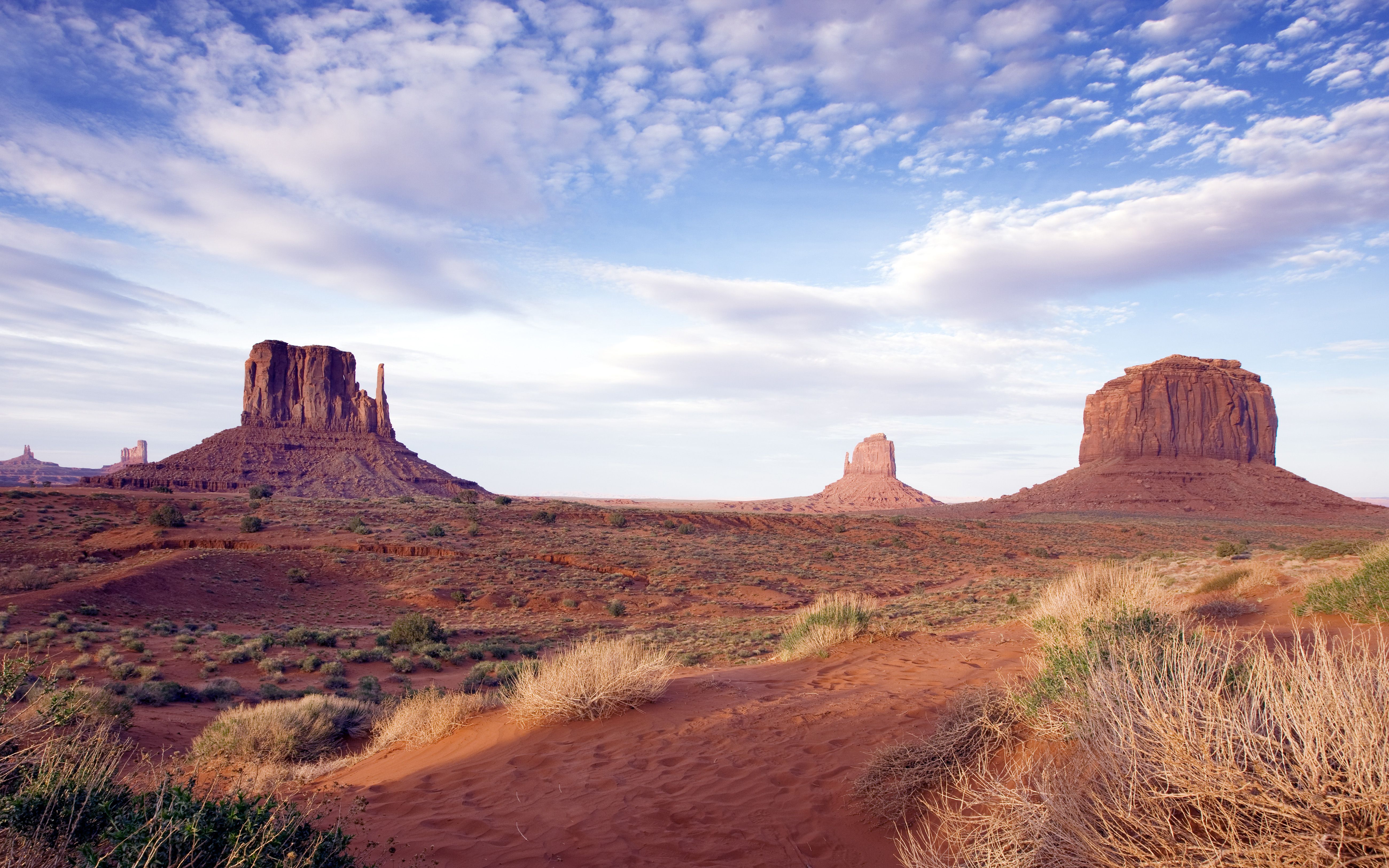 Summer Scene From The Wild West Desert Area Monument Valley View Arizona United States HD Wallpaper For Mobile Phones Tablet And Laptops 5200x3250, Wallpaper13.com
