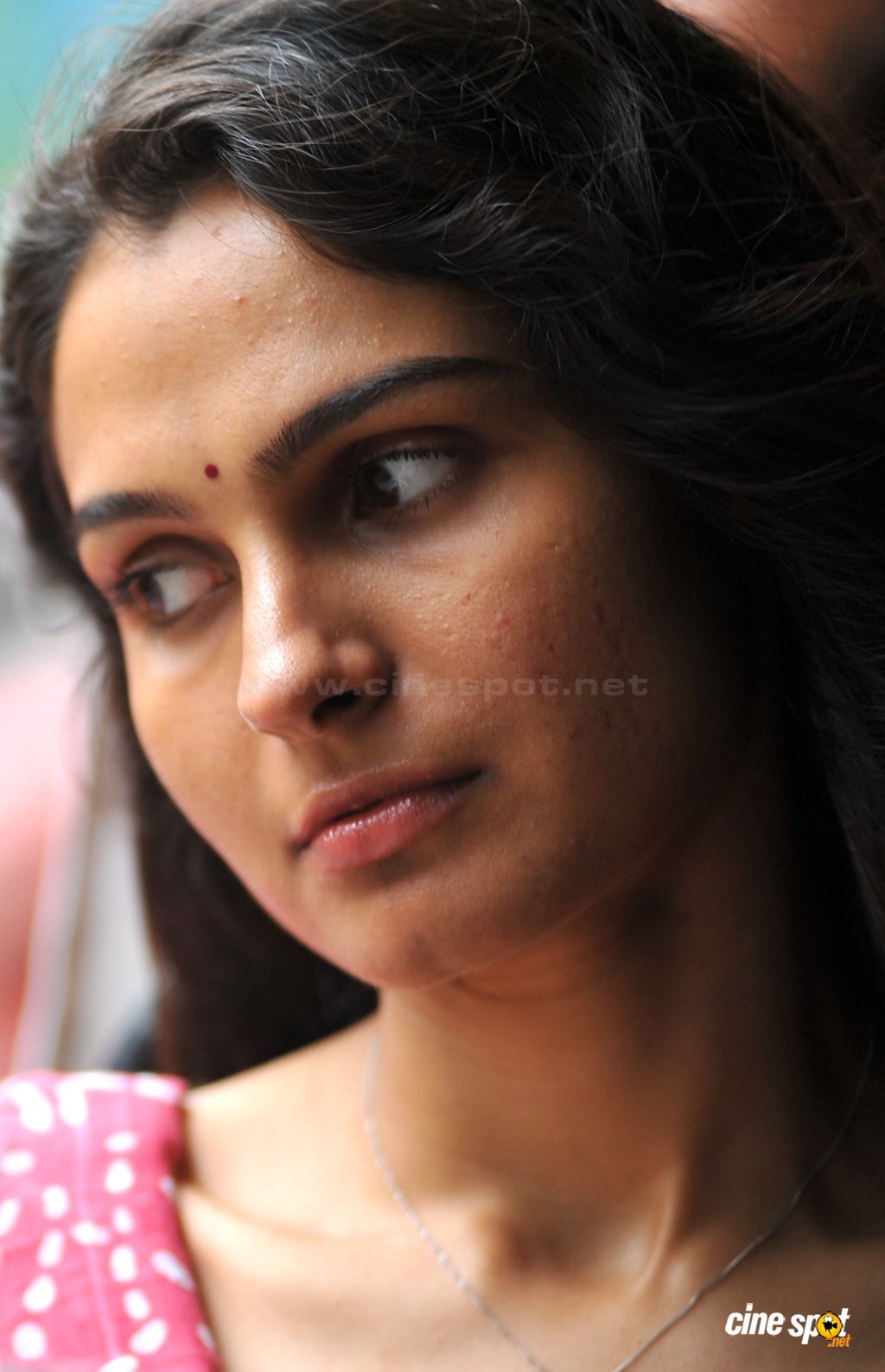 Andrea Jeremiah in Annayum Rasoolum