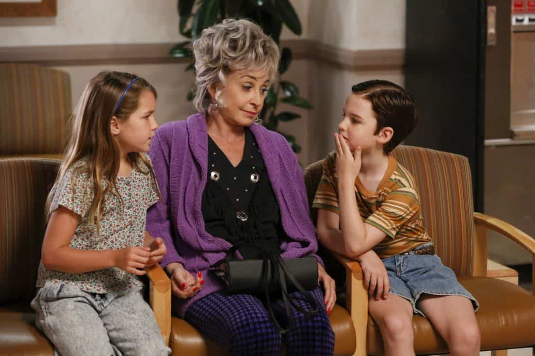 YOUNG SHELDON Season 1 Episode 3 Photo Poker, Faith, and Eggs