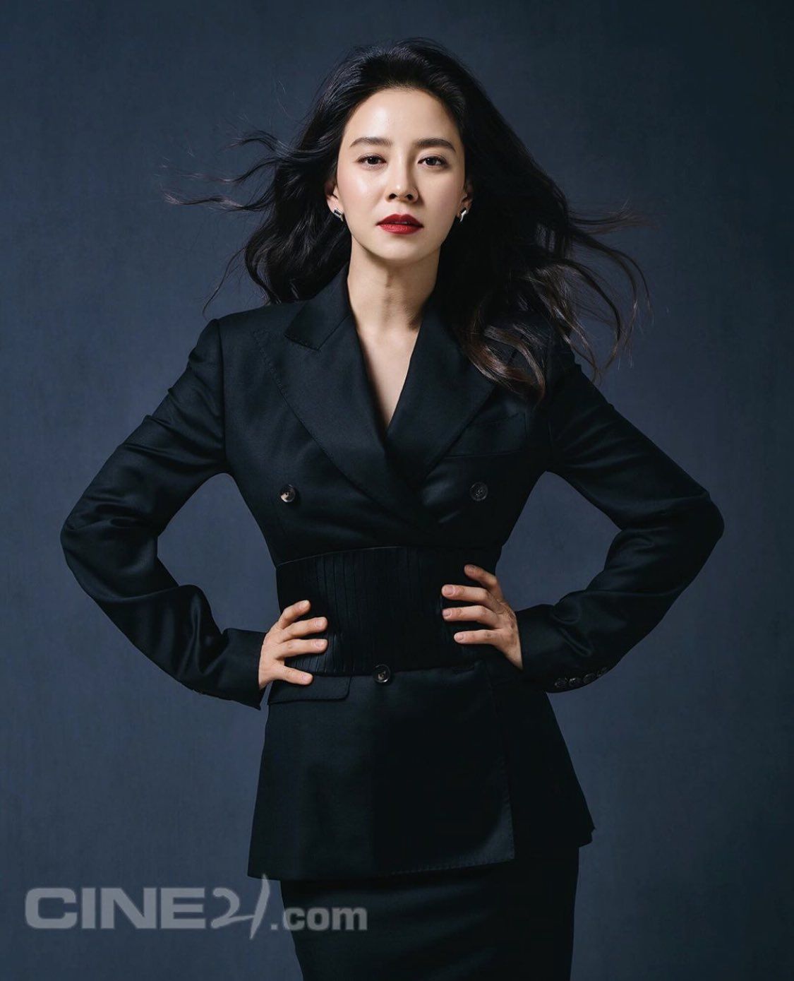 Song Ji Hyo Feels Nervous About Changing Her Image For New Film Intruder