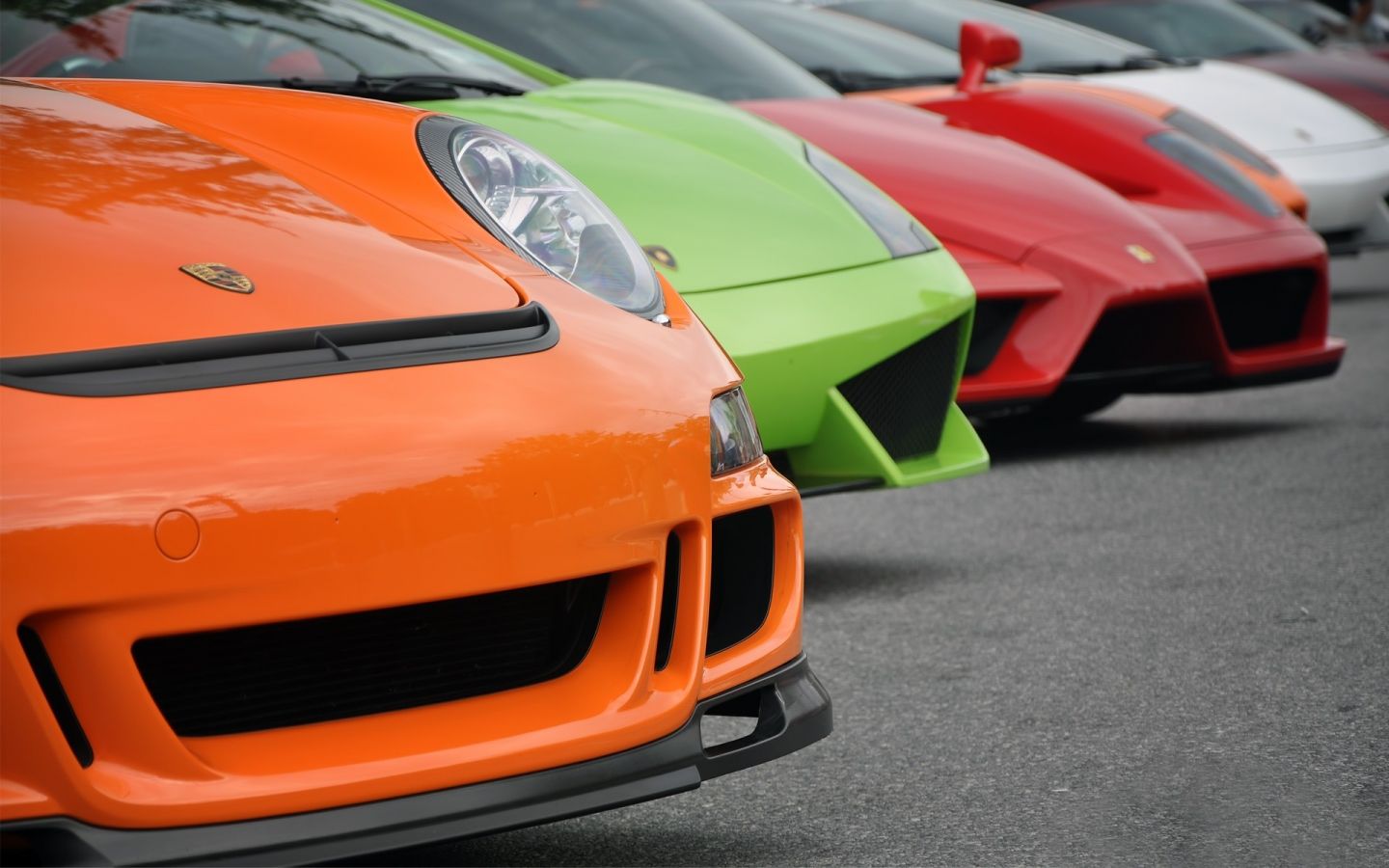 Clever Ways to Save Money when Buying a Supercar