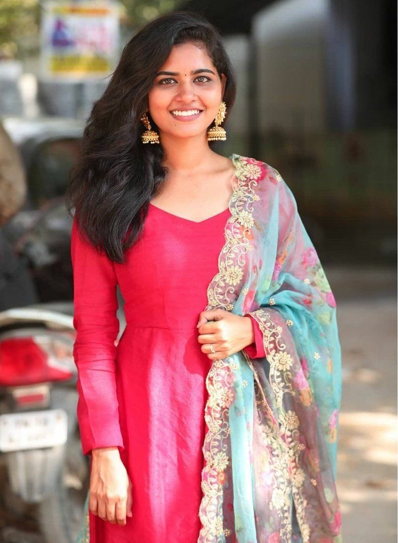 South Indian Actress Wallpapers: South Indian Actress Deepa ... Desktop  Background