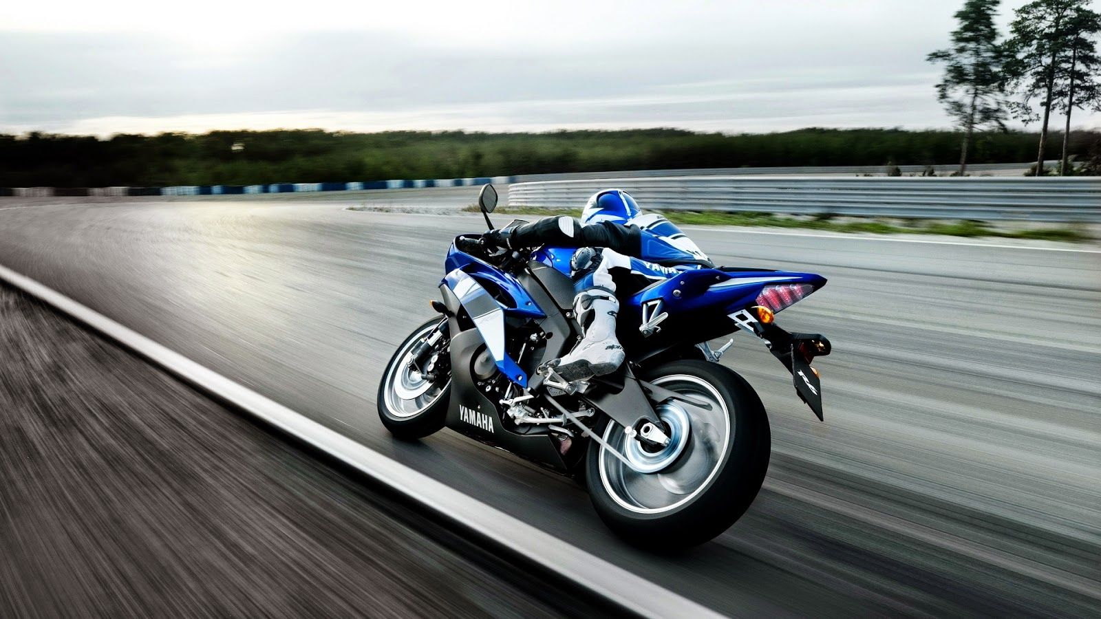 Fantastic Yamaha Motorcycle HD Wallpaper