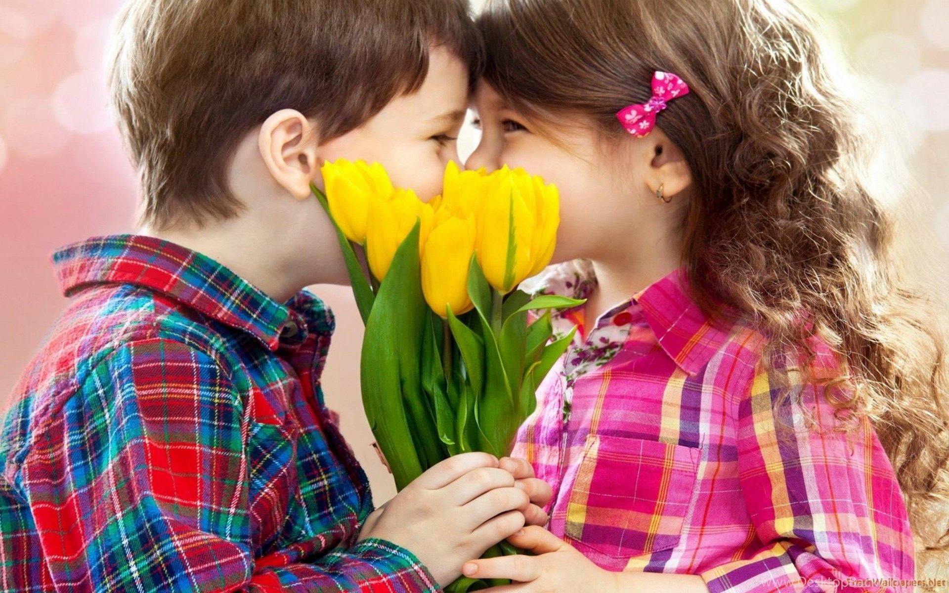 Cute Kids Girl And Boy Kissing Wallpaper Desktop Background