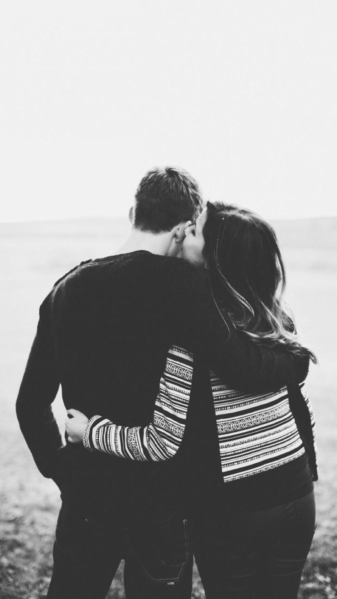 Hugging Couple Black And White HD Wallpaper