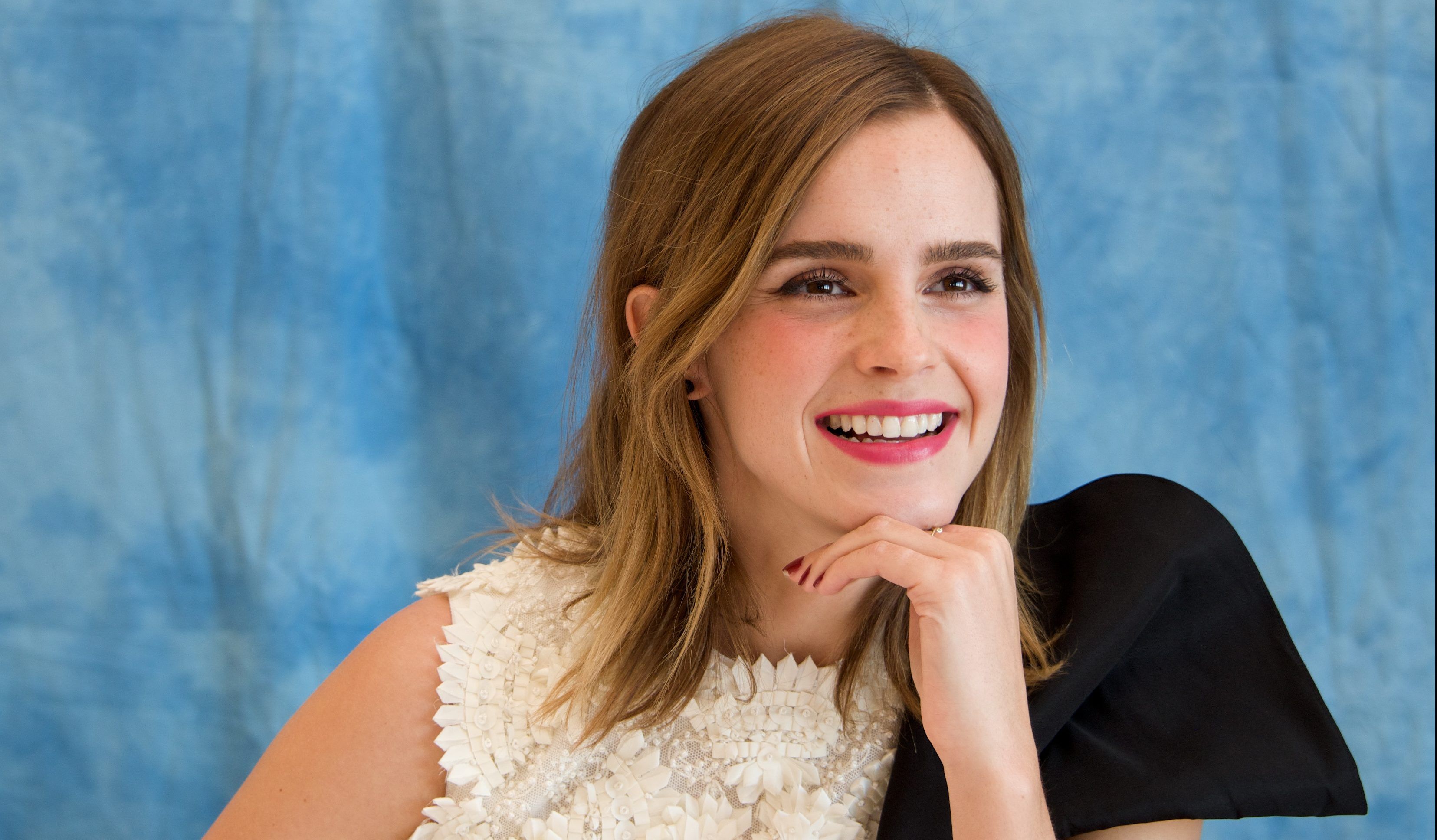 Emma Watson Cute Smile Wallpaper, HD