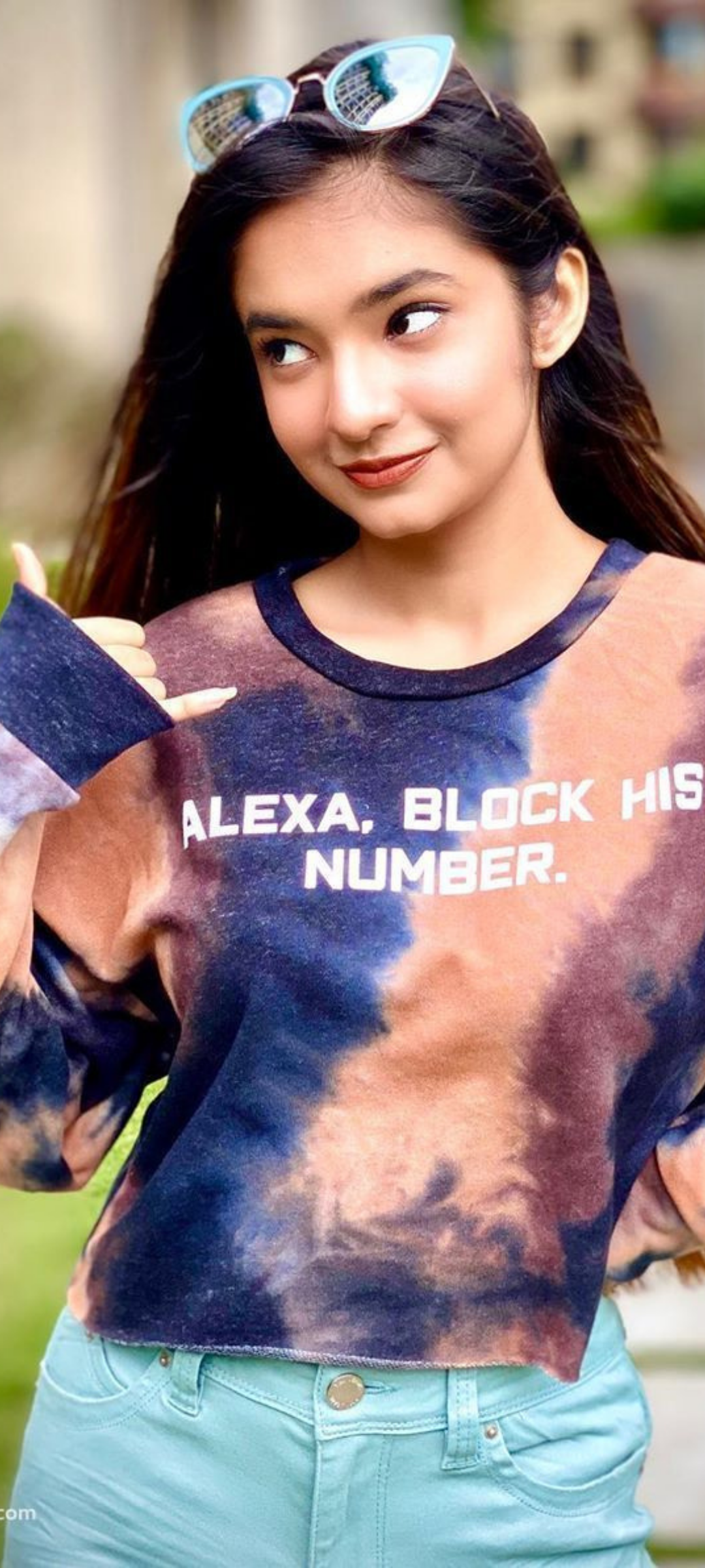 Anushka Sen Mobile Wallpaper