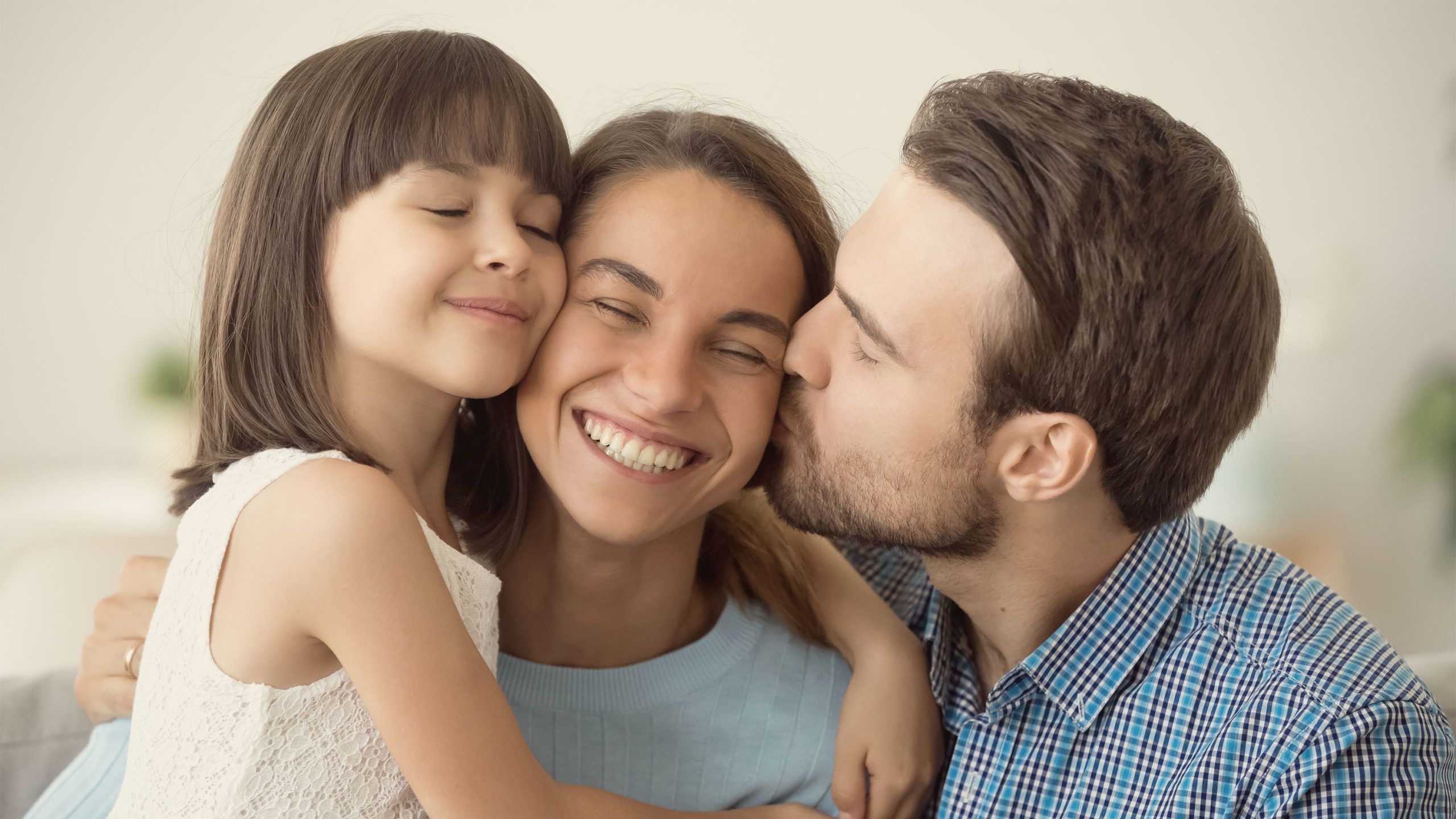 mom-and-dad-kiss-wallpapers-wallpaper-cave