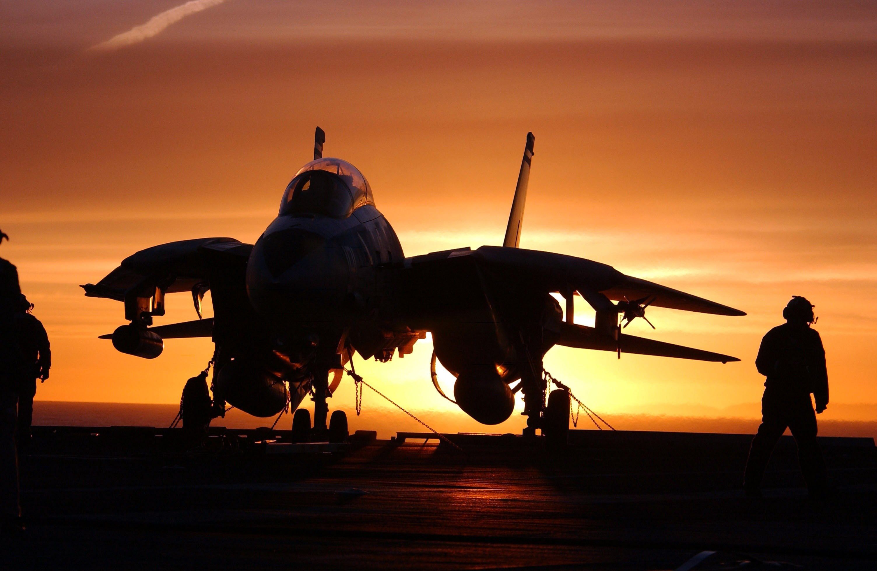 Wallpaper / military jet fighter aircraft carrier sundown 4k wallpaper