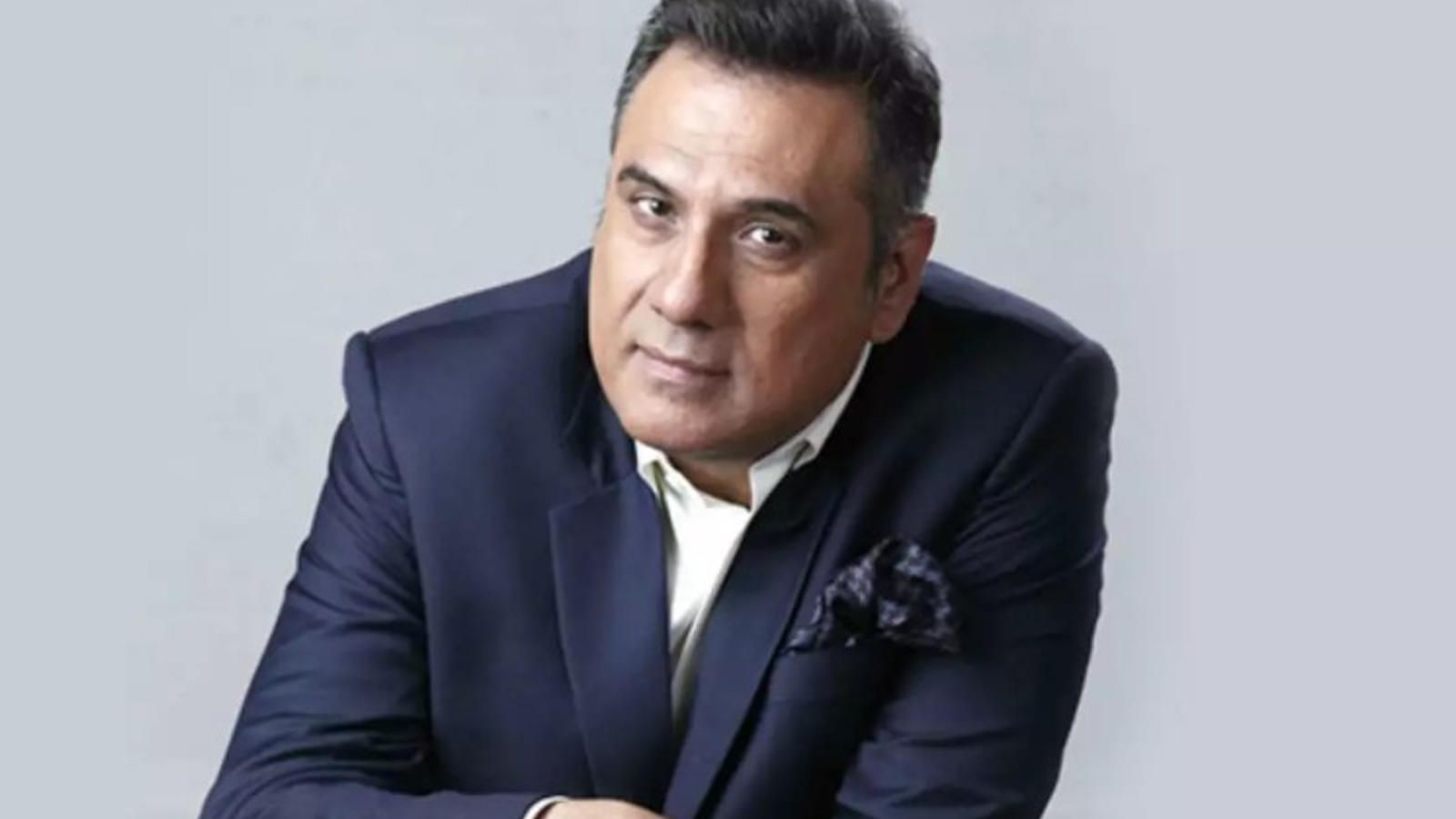 This Is How Boman Irani Brings Smile On The Faces Of Medical Staff And COVID 19 Patients Amid Crisis. Hindi Movie News Of India