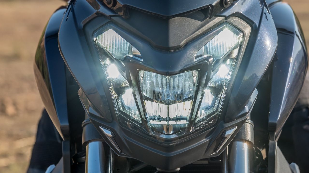 Dominar 400 Matte Black HD Wallpaper