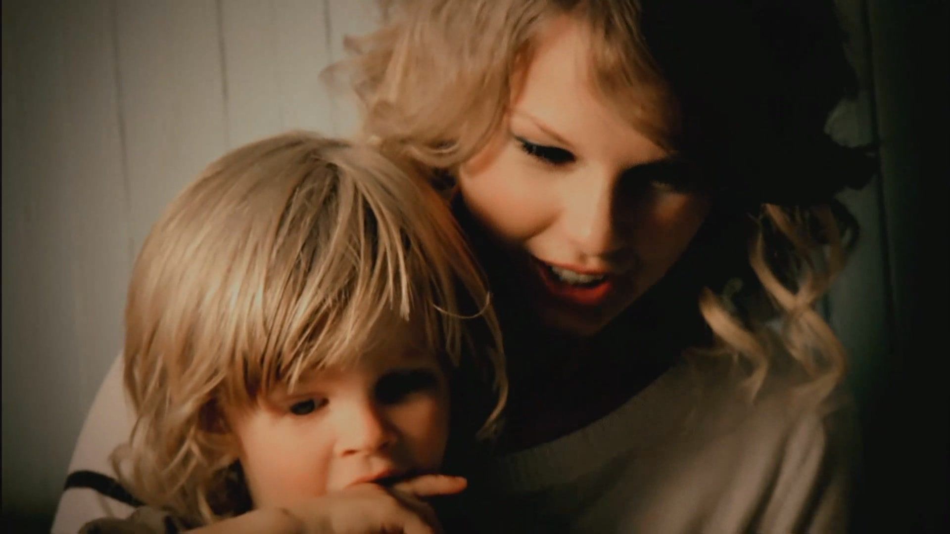 Taylor Swift Image: Taylor Swift [Music Video]. Taylor swift music videos, Taylor swift image, Taylor swift mine