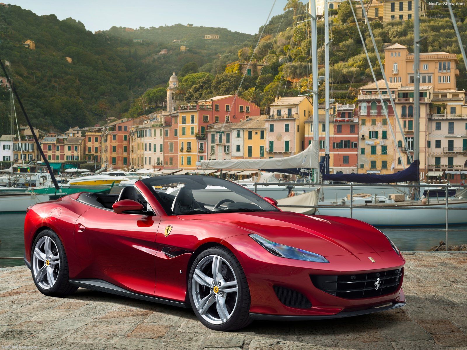 Ferrari Portofino photo with 71 pics