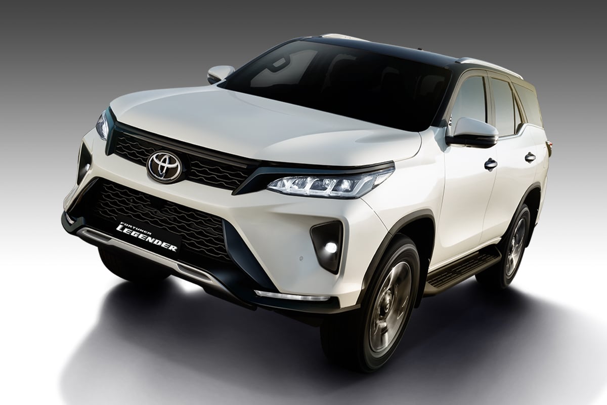 See Pics: Toyota Fortuner Facelift and Legender Launched, Interiors, Features and More