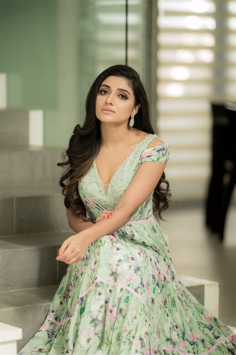 Mirna Menon Photo [HD]: Latest Image, Picture, Stills of Mirna Menon