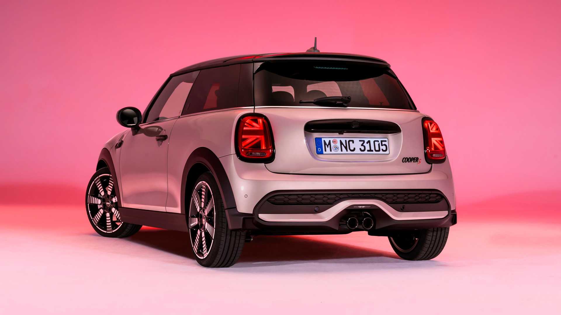 2022 Mini Cooper Gets Googly Eye Headlights And A Multi Tone Roof