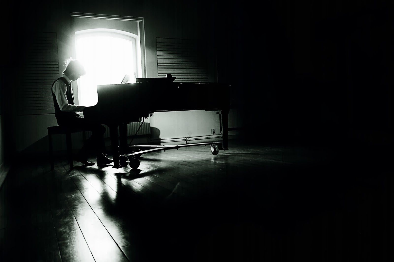 Пианино мрак