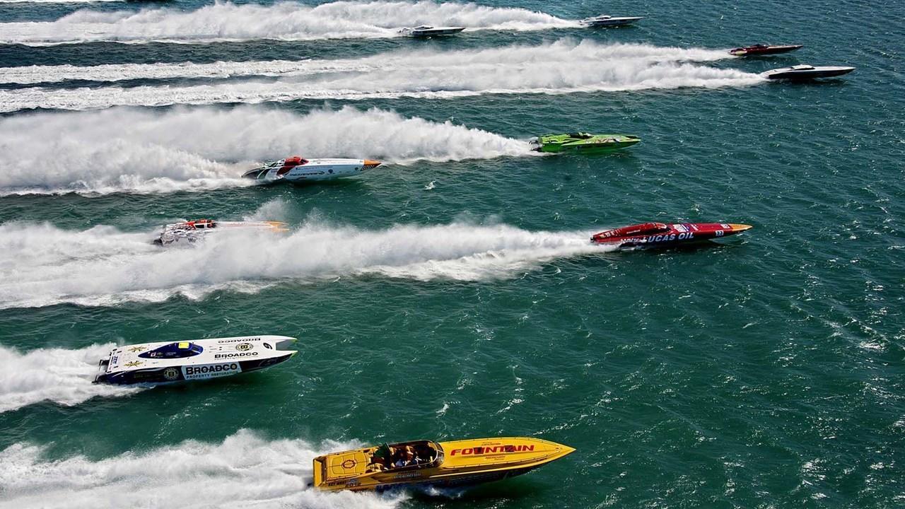 speedboat race set