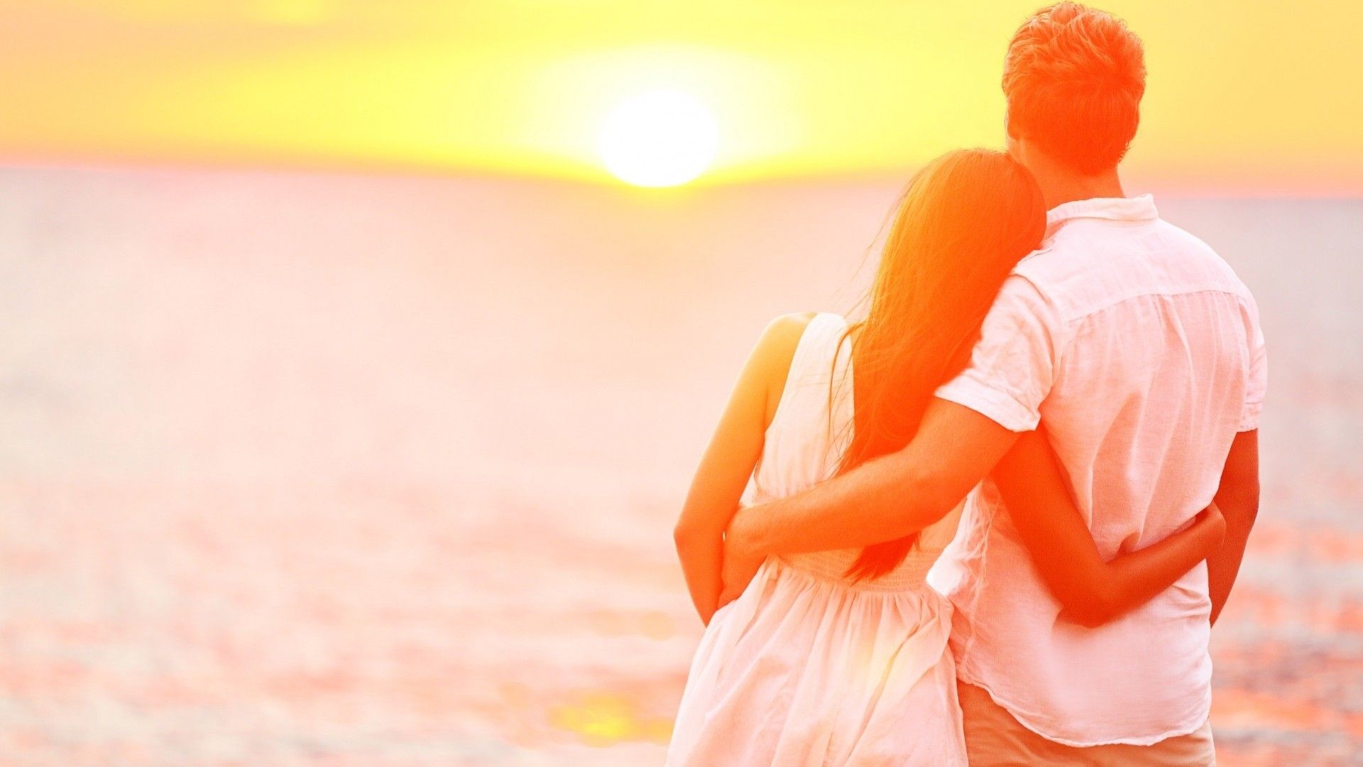 Download 1920x1080 Couple, Sunset, Beach, Romantic, Embrace, Cute Wallpaper for Widescreen
