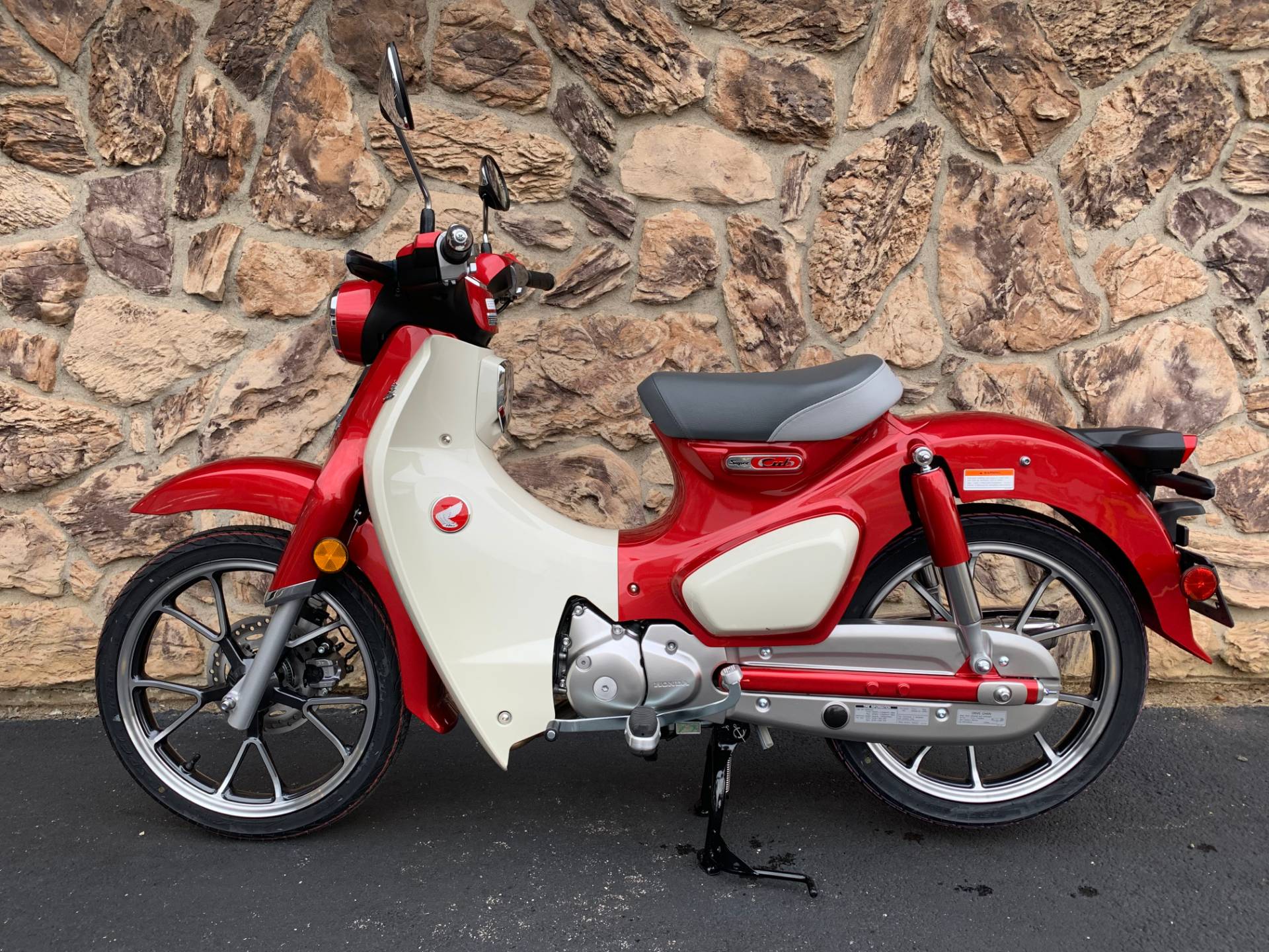 Honda Super Cub Wallpapers - Wallpaper Cave