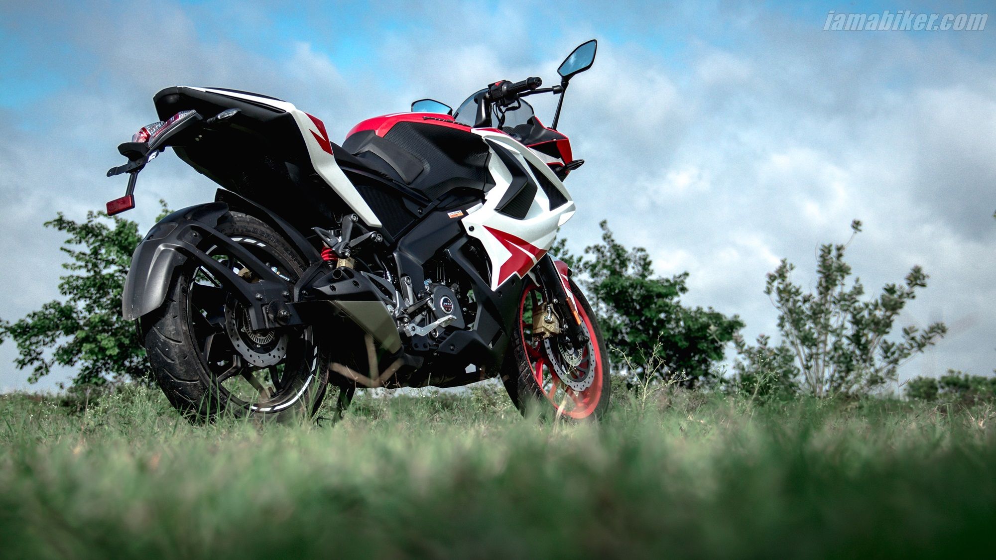 BS6 Pulsar RS 200 HD wallpaper. IAMABIKER Motorcycle!