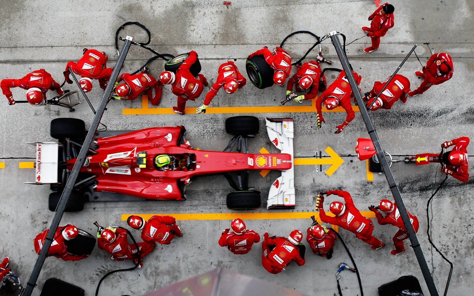 Formula 1 #Ferrari Pit stop #sport #car race cars #racing P #wallpaper #hdwallpaper #desktop. Formula Formula one, Racing