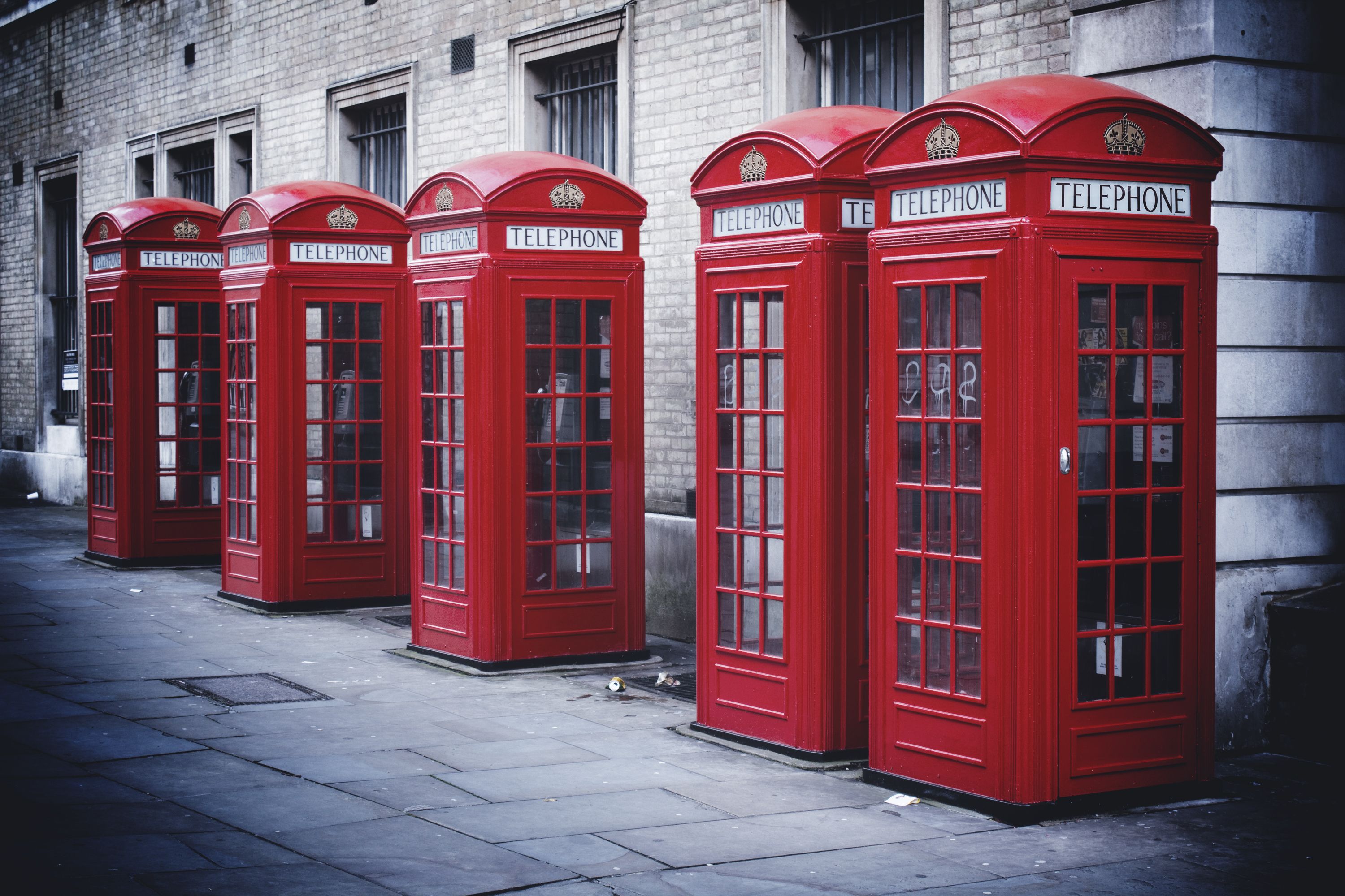 Phone booth london street england telephone bokeh wallpaperx2000