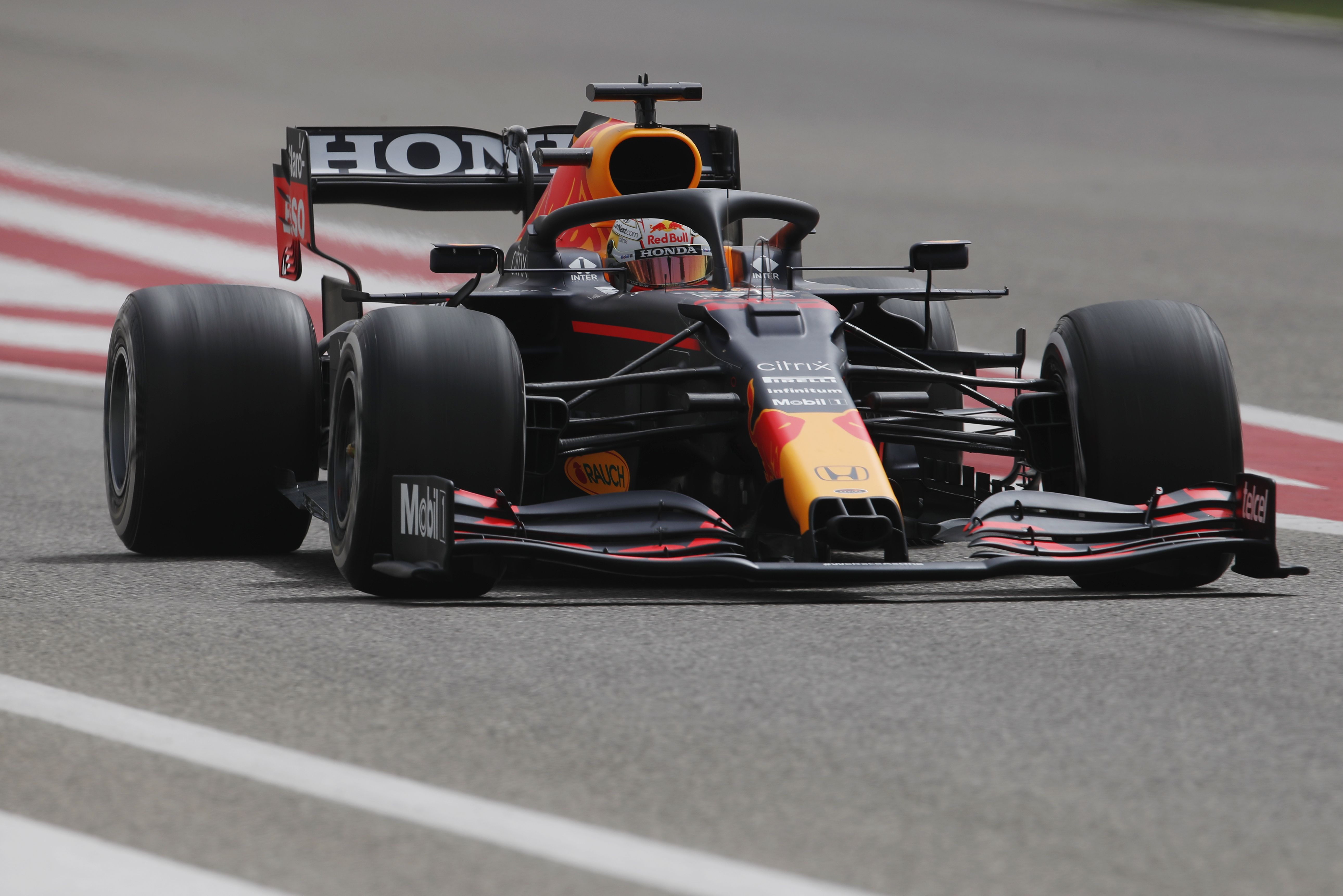 Verstappen RB16B onboard on Bahrain International Circuit