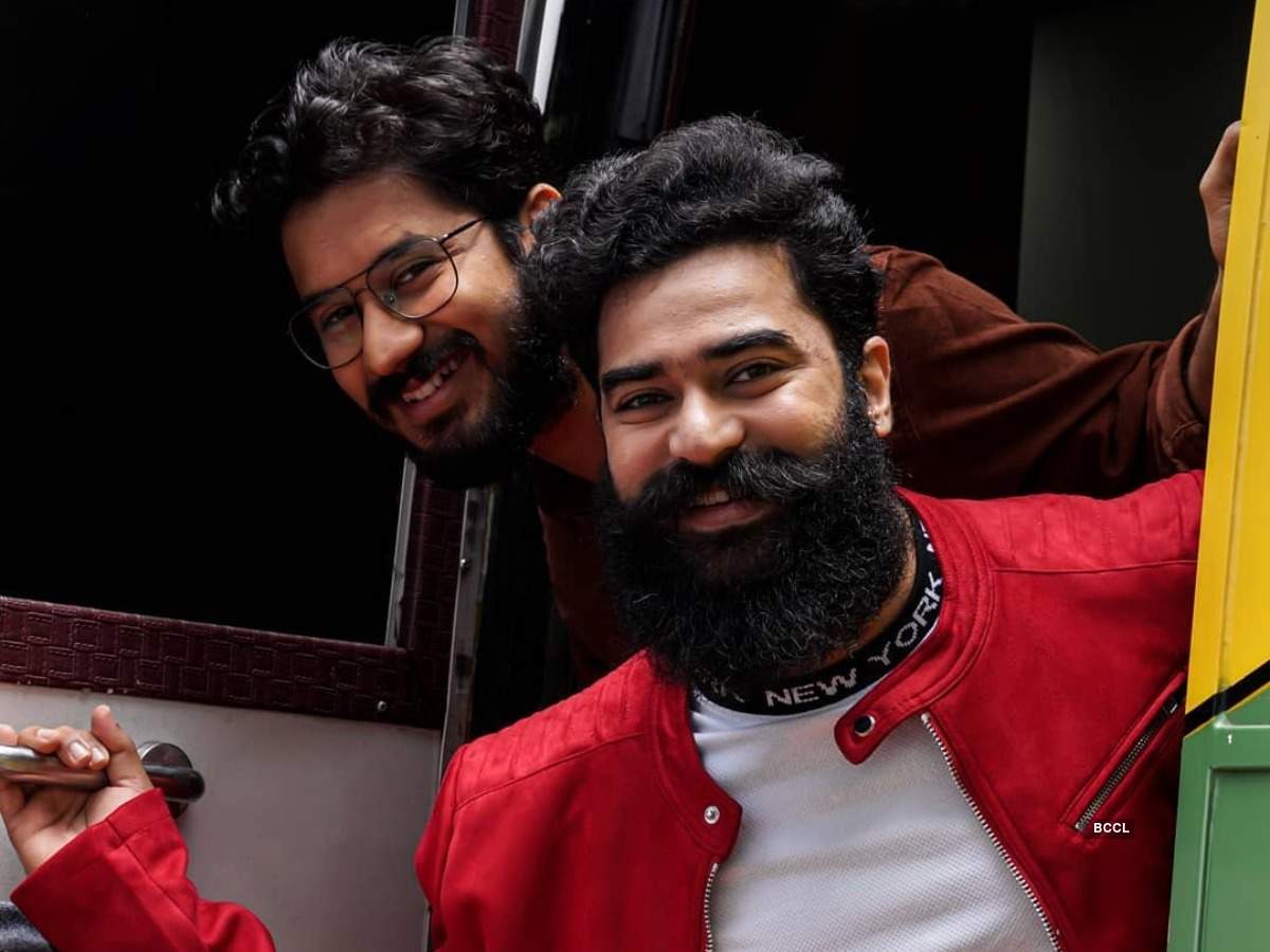 Vasuki Vaibhav Photo. Vasuki Vaibhav Image. Vasuki Vaibhav Picture Entertainment