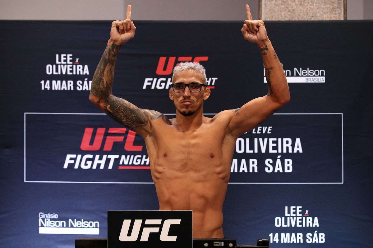 UFC Brasilia results: Charles Oliveira taps Kevin Lee for seventh straight finish
