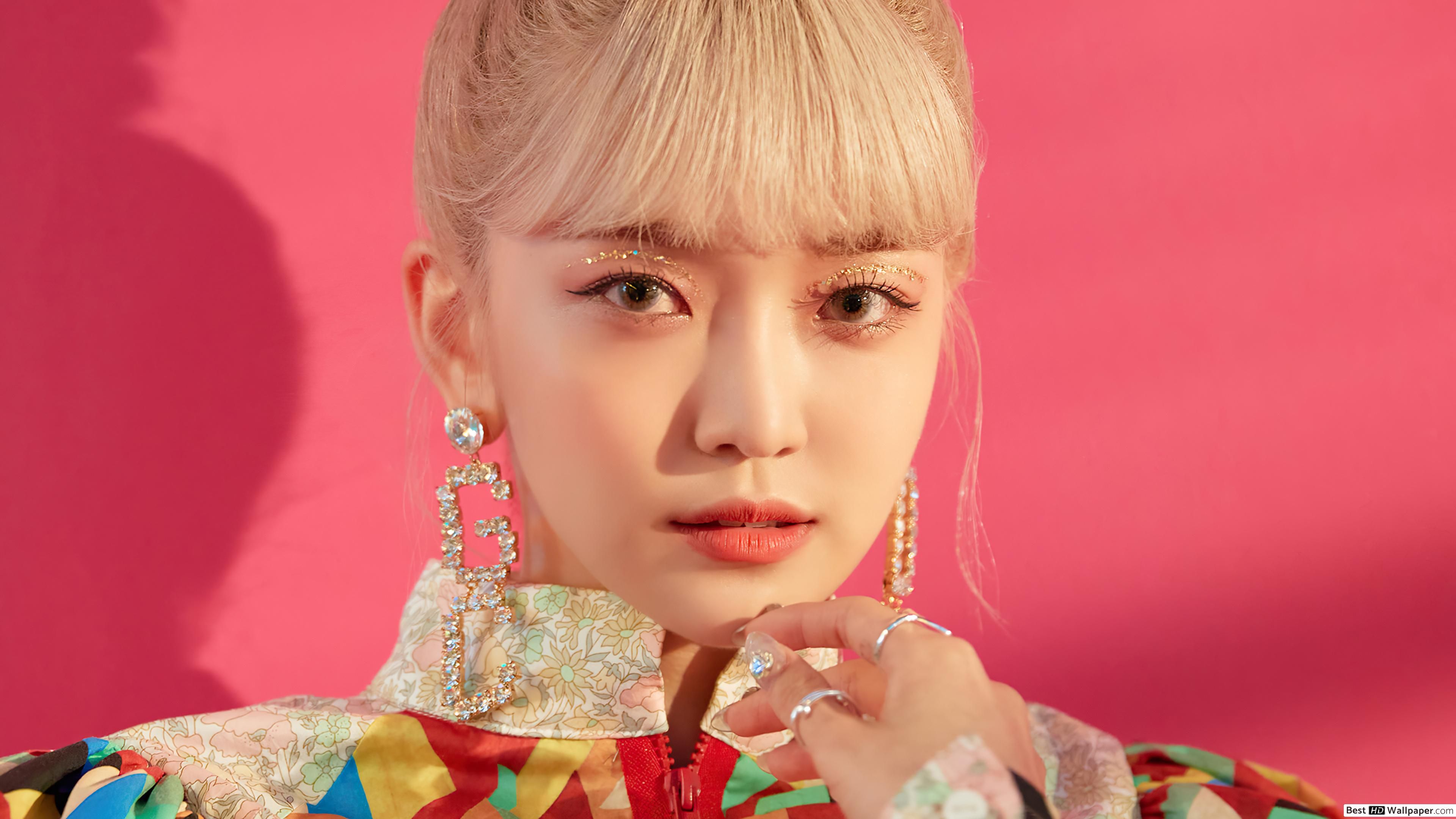 Onda In 'La Di Da' MV Shoot From Everglow (K Pop Band) HD Wallpaper Download