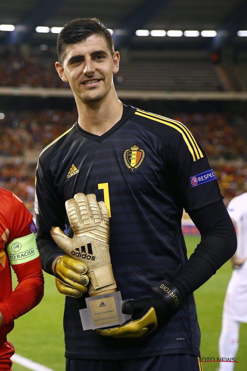 Thibaut Courtois: Proud moment to receive my golden glove from the World Cup in front of our fan. Belgium national football team, Thibaut courtois, World football