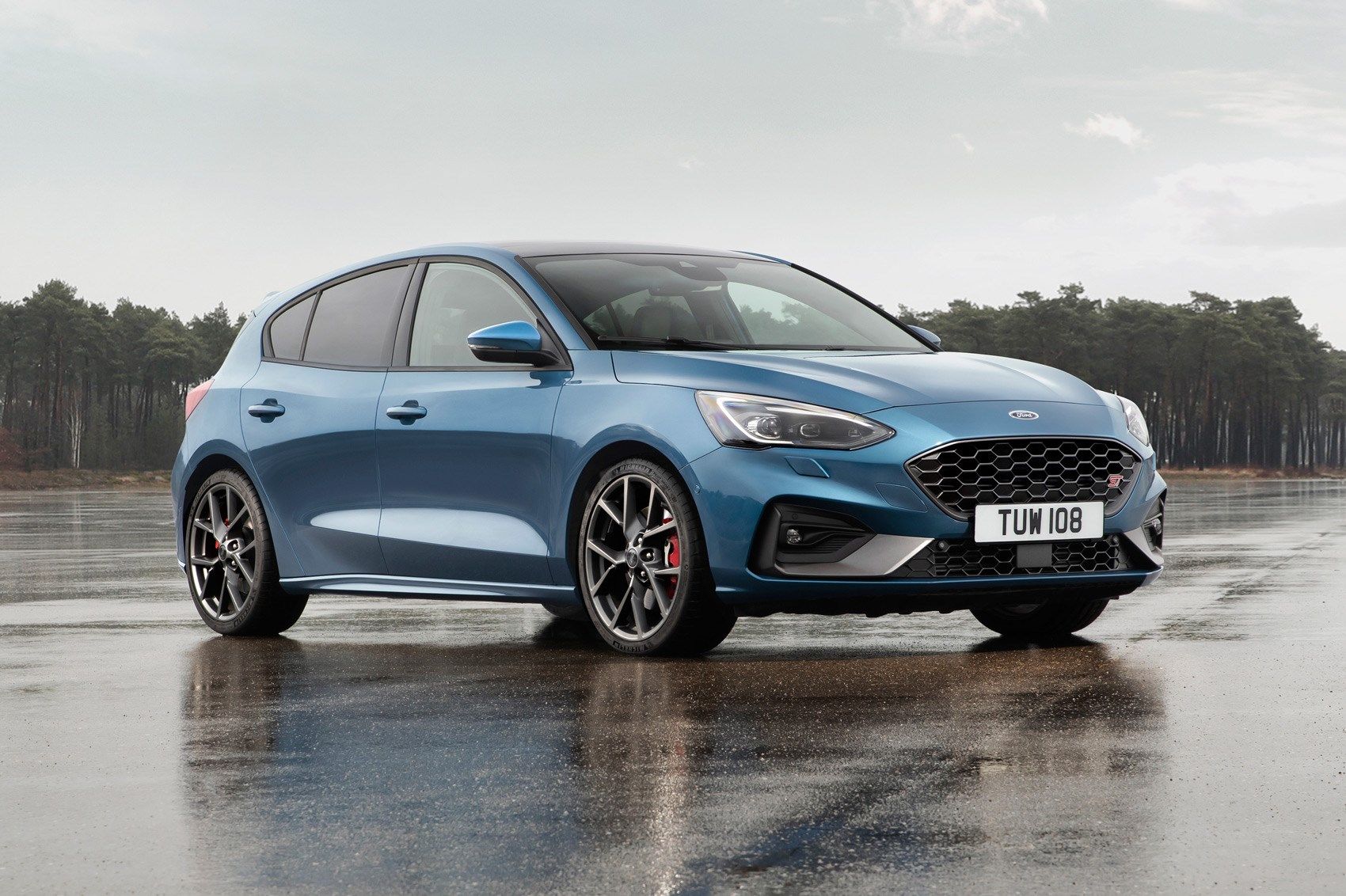 Ford Focus ST: hot hatch gets an auto 'box