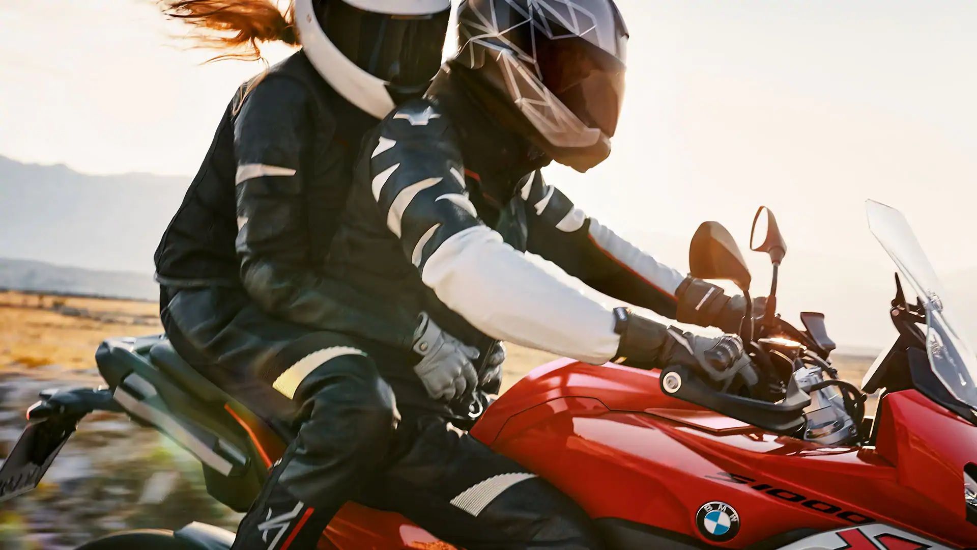 BMW S 1000 XR [Specs, Features, Photo]