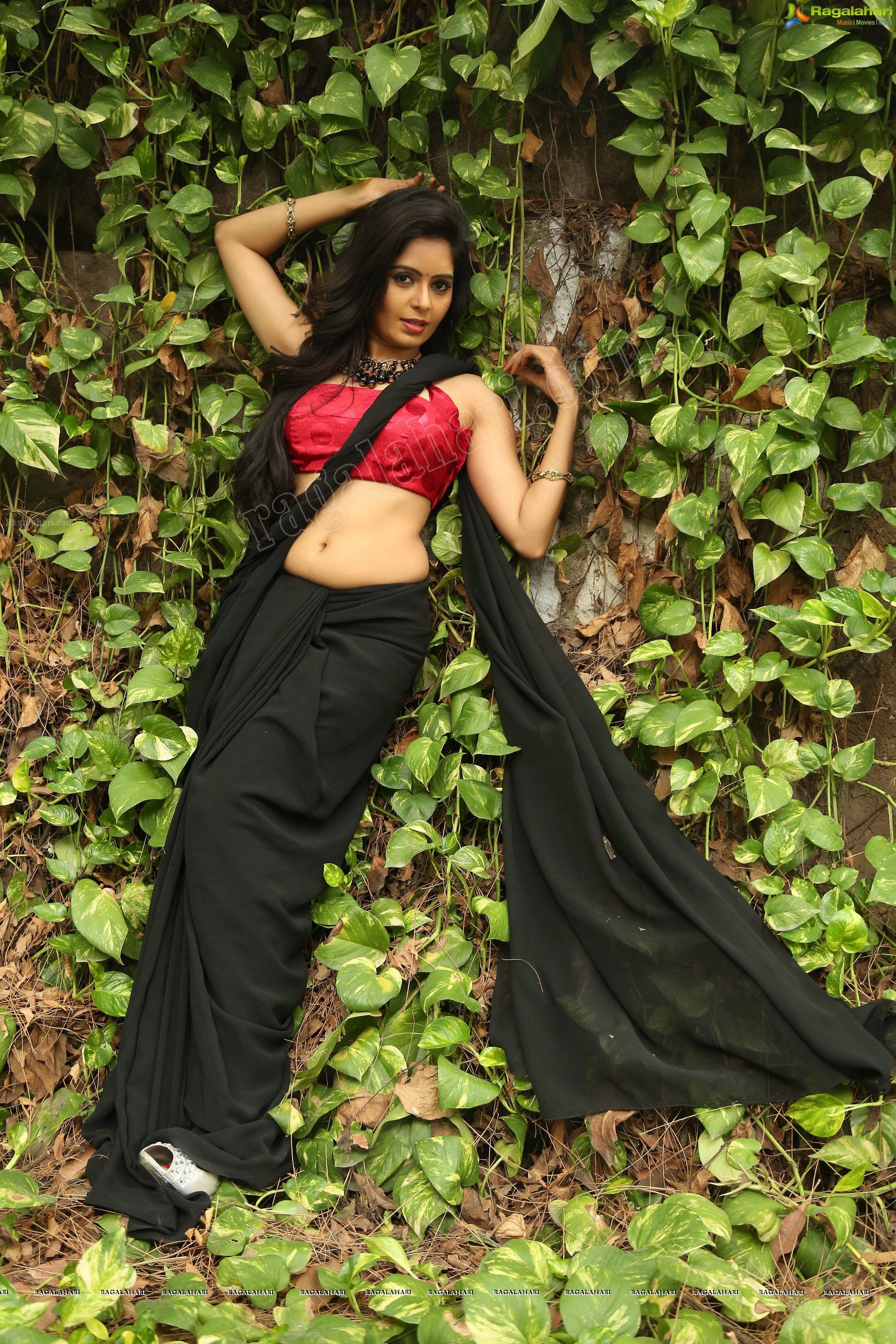 Madhumitha in Black Saree Exclusive Photo Shoot HD Wallpaper. Telugu Actress Hot Photo. Black saree, Actresses, Heroine photo