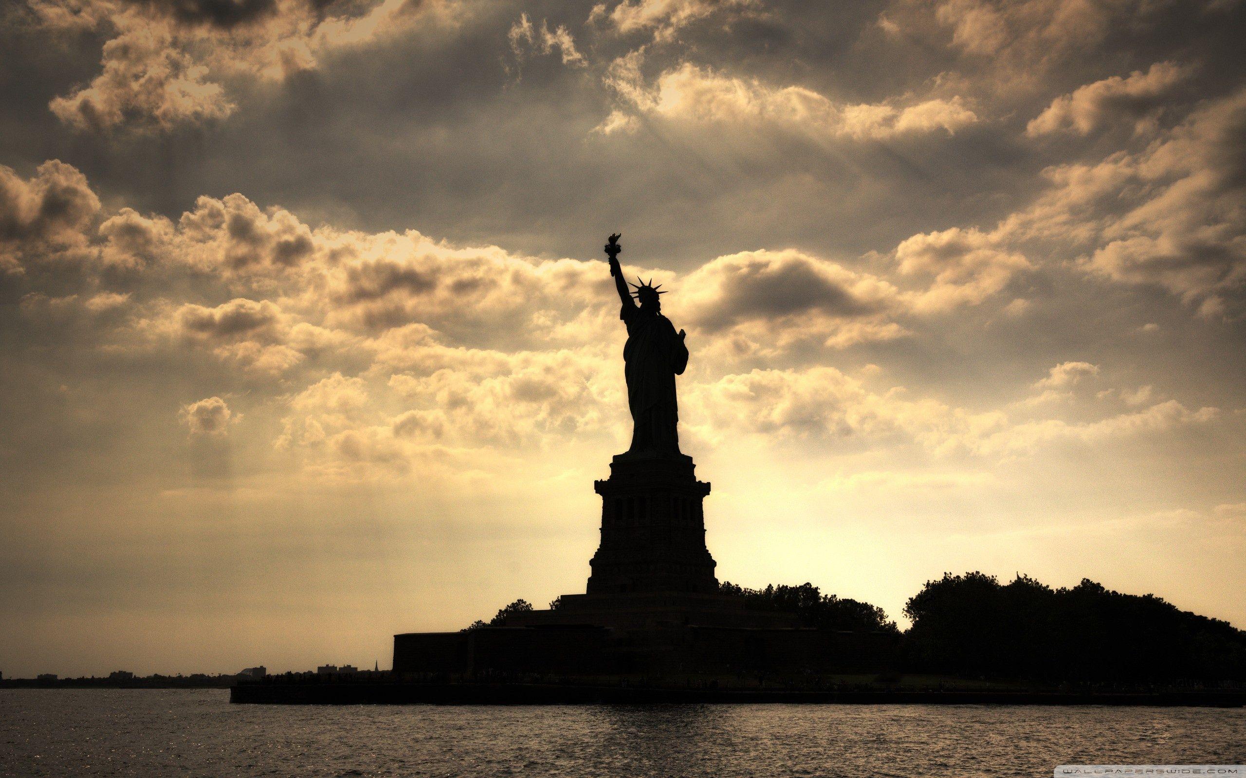 Wallpaper Of Statue Of Liberty