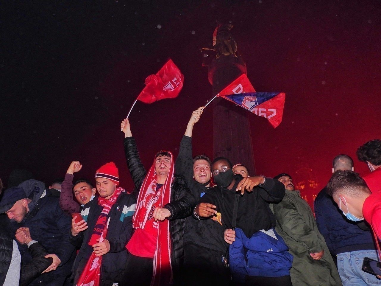 EN IMAGES. Le LOSC est champion, Lille en fête et en feu !