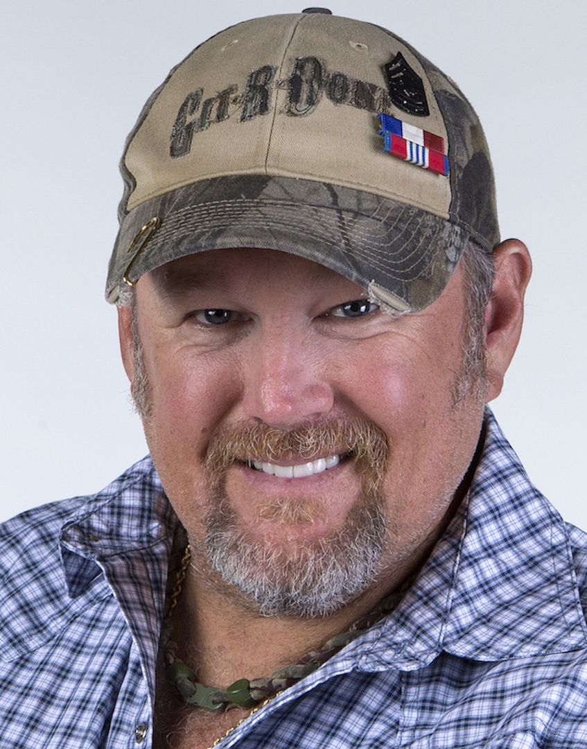 Larry the Cable Guy 2021: Wife, net worth, tattoos, smoking & body facts