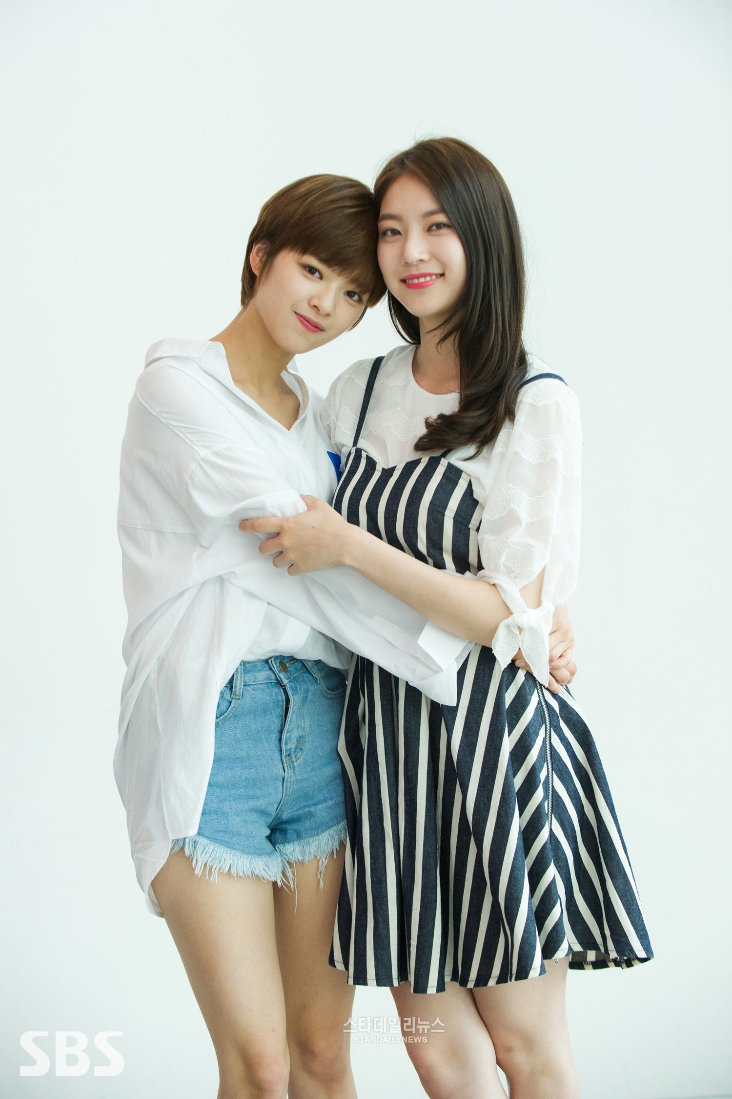 Jeongyeon and Gong Seungyeon