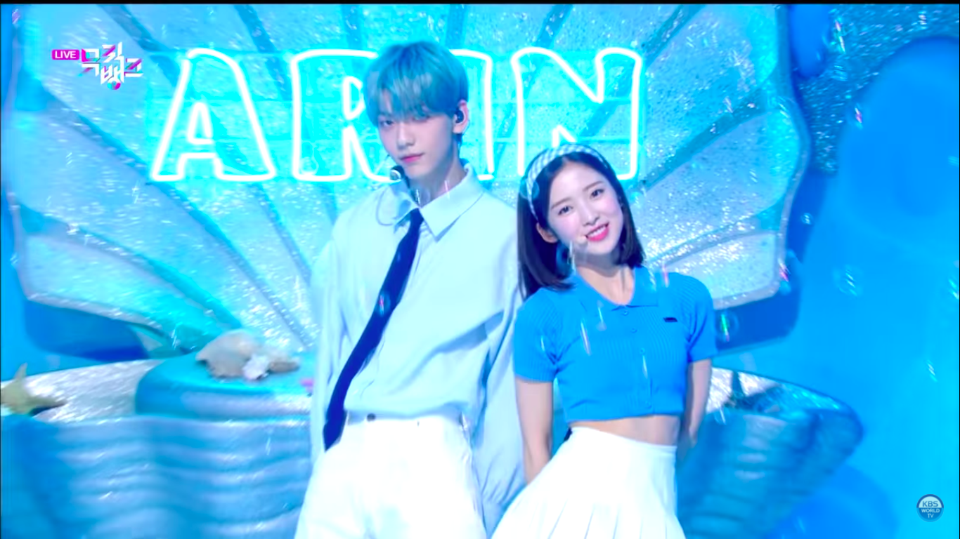 Becoming the MC Couple, Sweetness of the Duet Soobin TXT and Arin Oh My Girl on the 'Music Bank' Stage