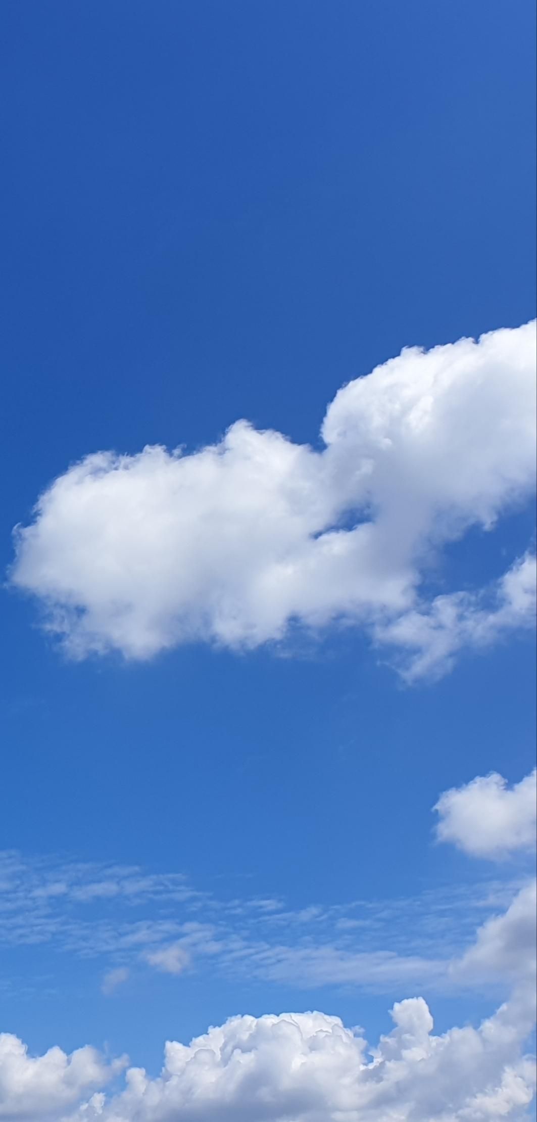 UK Blue Sky. Blue sky wallpaper, iPhone wallpaper sky, Blue wallpaper iphone