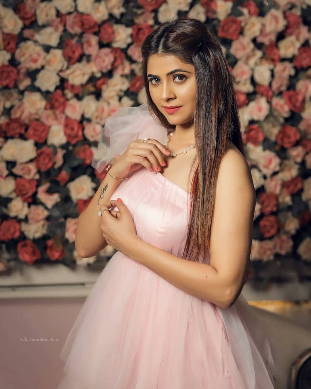 Beautiful Actress Veena Jagtap #veenajagtap #marathiactress. Flower girl dresses, Wedding dresses, India beauty