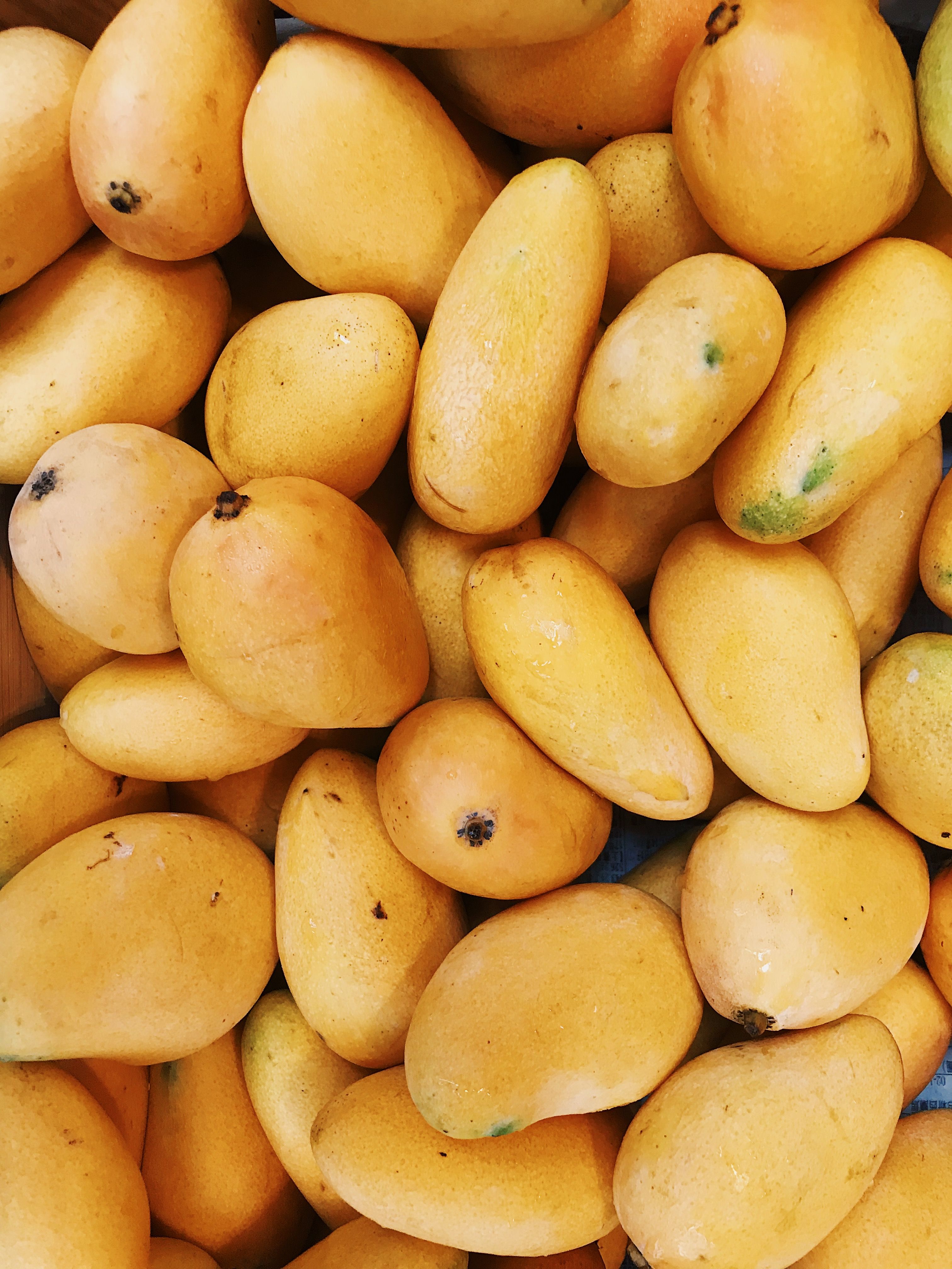 Bunch Of Mangoes · Free
