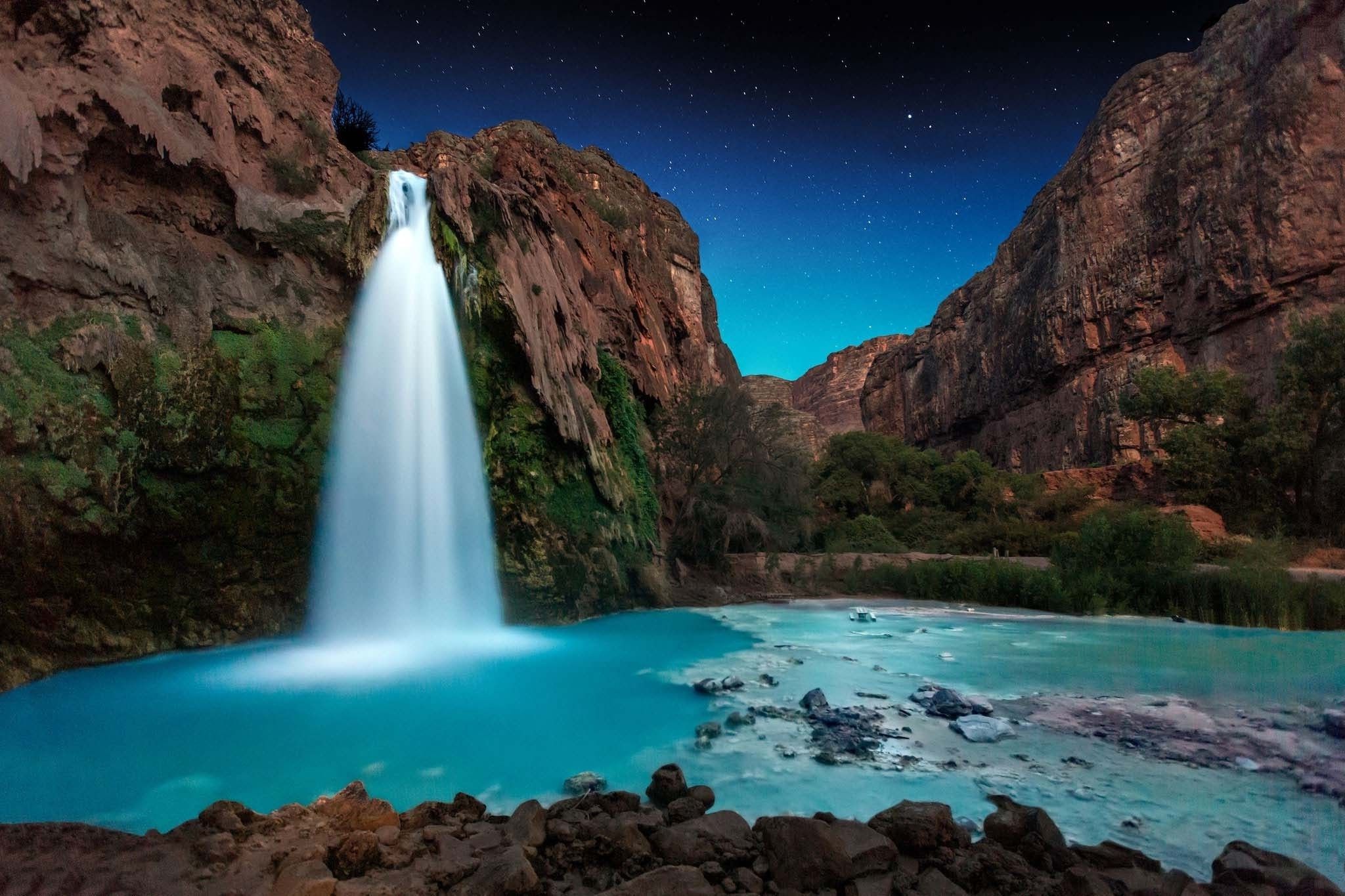 nature landscape waterfall starry night trees rocks turquoise shrubs canyon long exposure arizona wallpaper