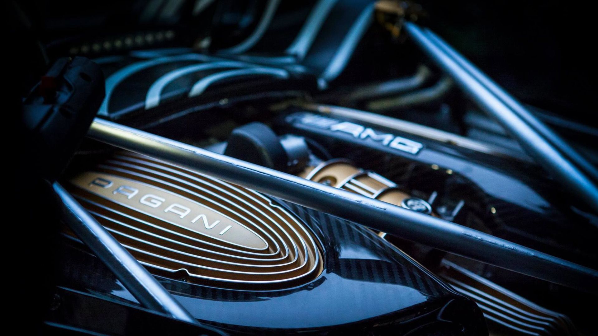 Pagani Huayra Roadster teased in exquisite detail