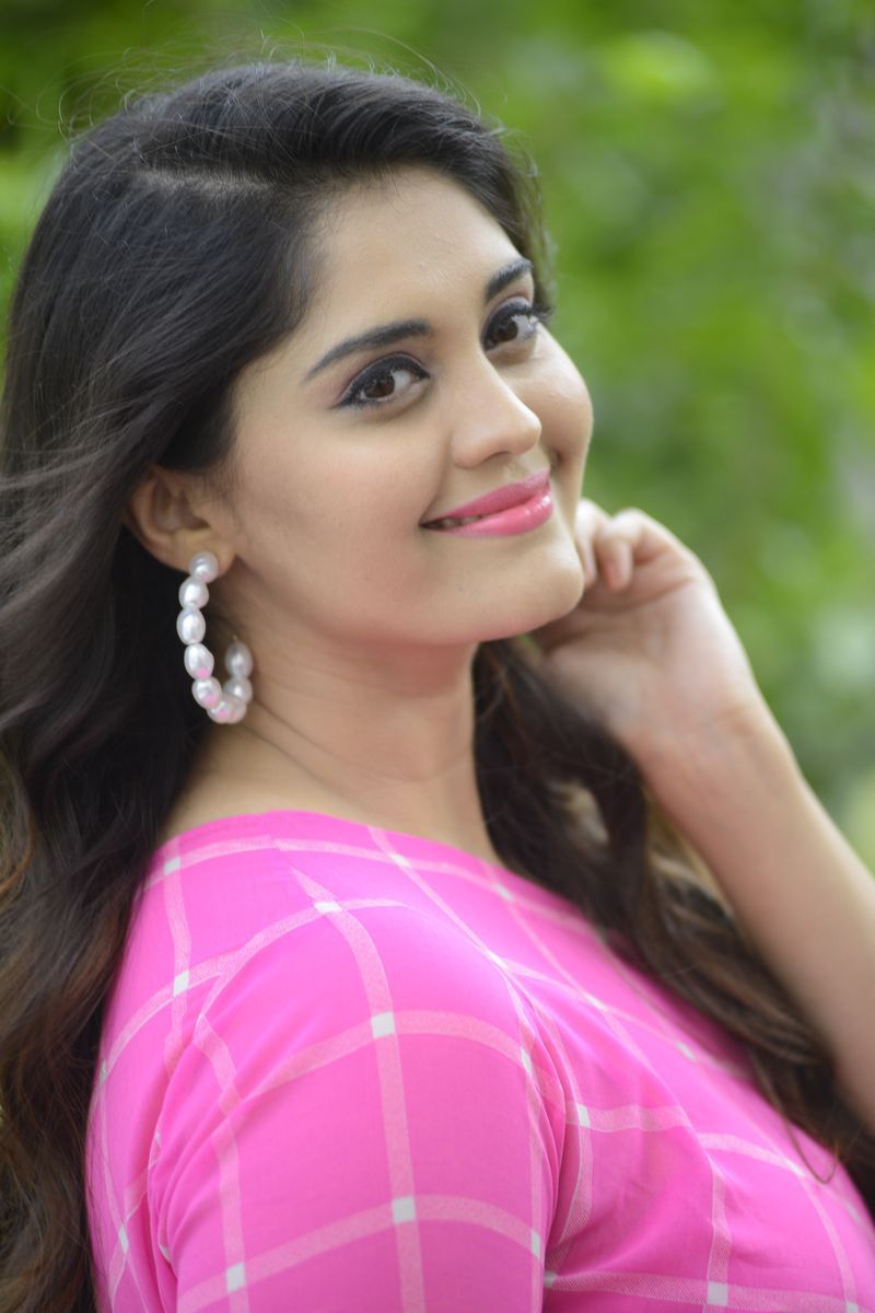 Actress Surbhi Puranik Pics At Sashi Movie Press Meet