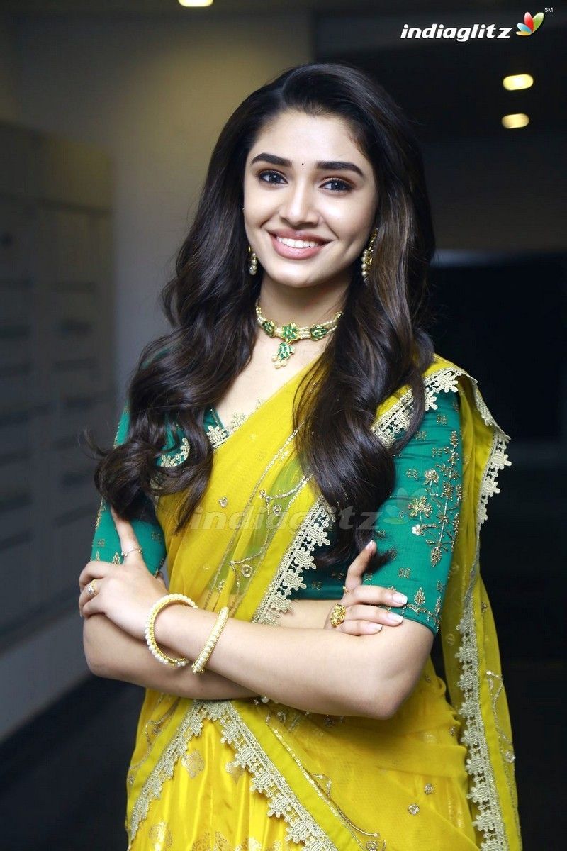 Ravi Kiran Neelam (ravikiranneelam)