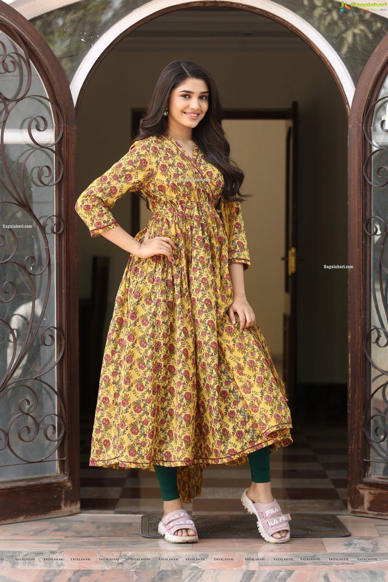 Ragalahari Shetty Beautiful Stills Snapped at Uppena Movie Interview - #KrithiShetty #Uppena #Ragalahari