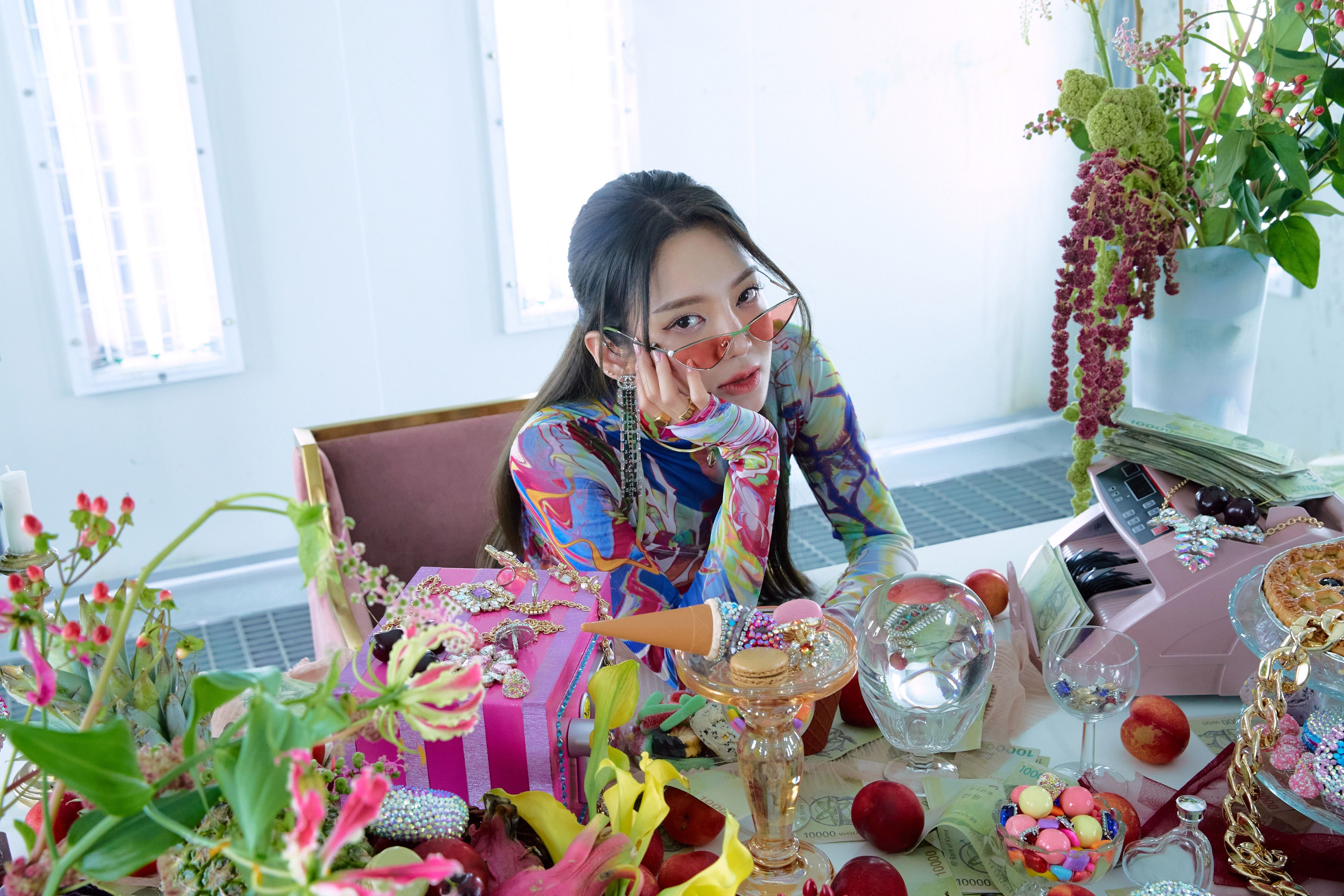 HYO (Girls' Generation Hyoyeon) Dessert Teaser Photo 4, 5 (HD HQ)-Pop Database Dbkpop.com