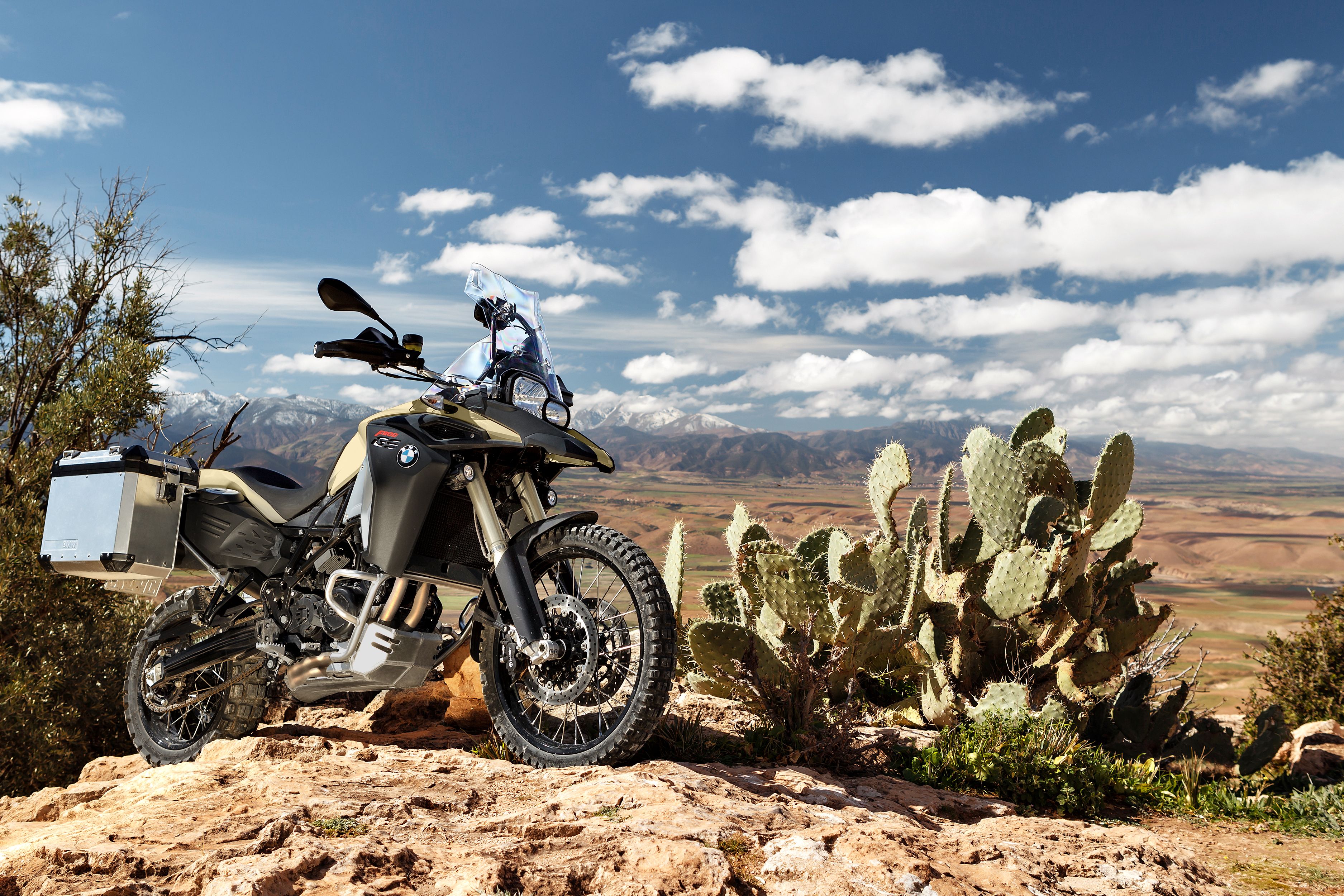 Supertanker BMW F 800 GS adventure bike